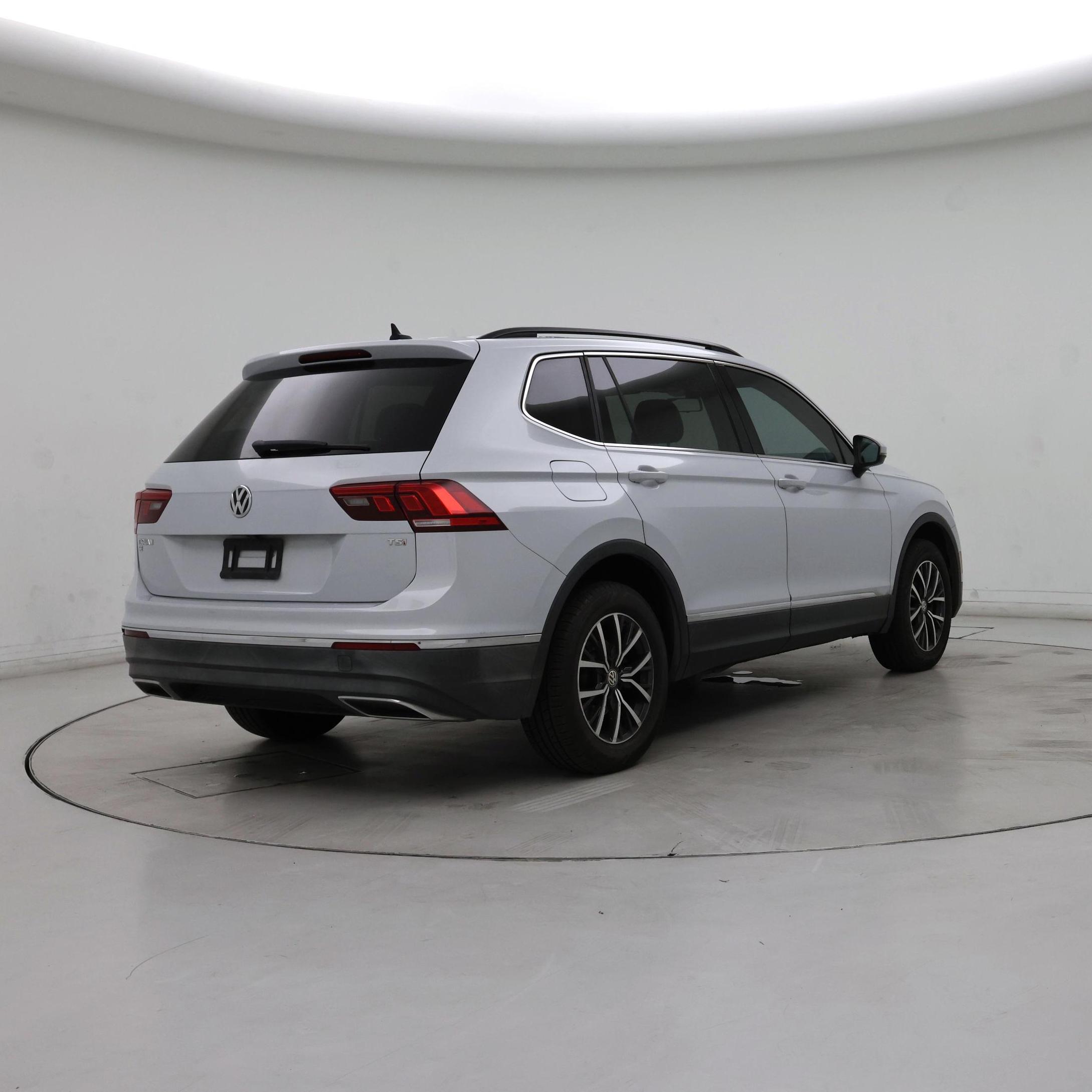Thumbnail: 2018 Volkswagen Tiguan - 8