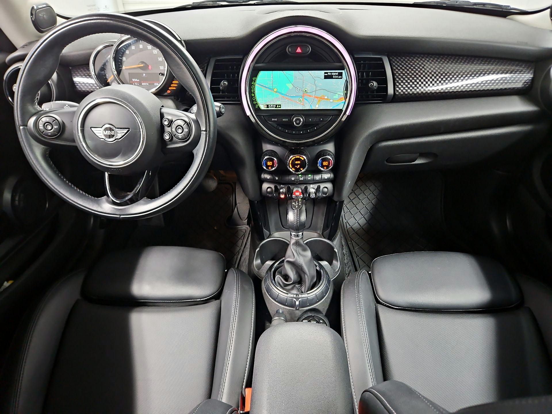 Thumbnail: 2017 MINI Cooper Hardtop - 9