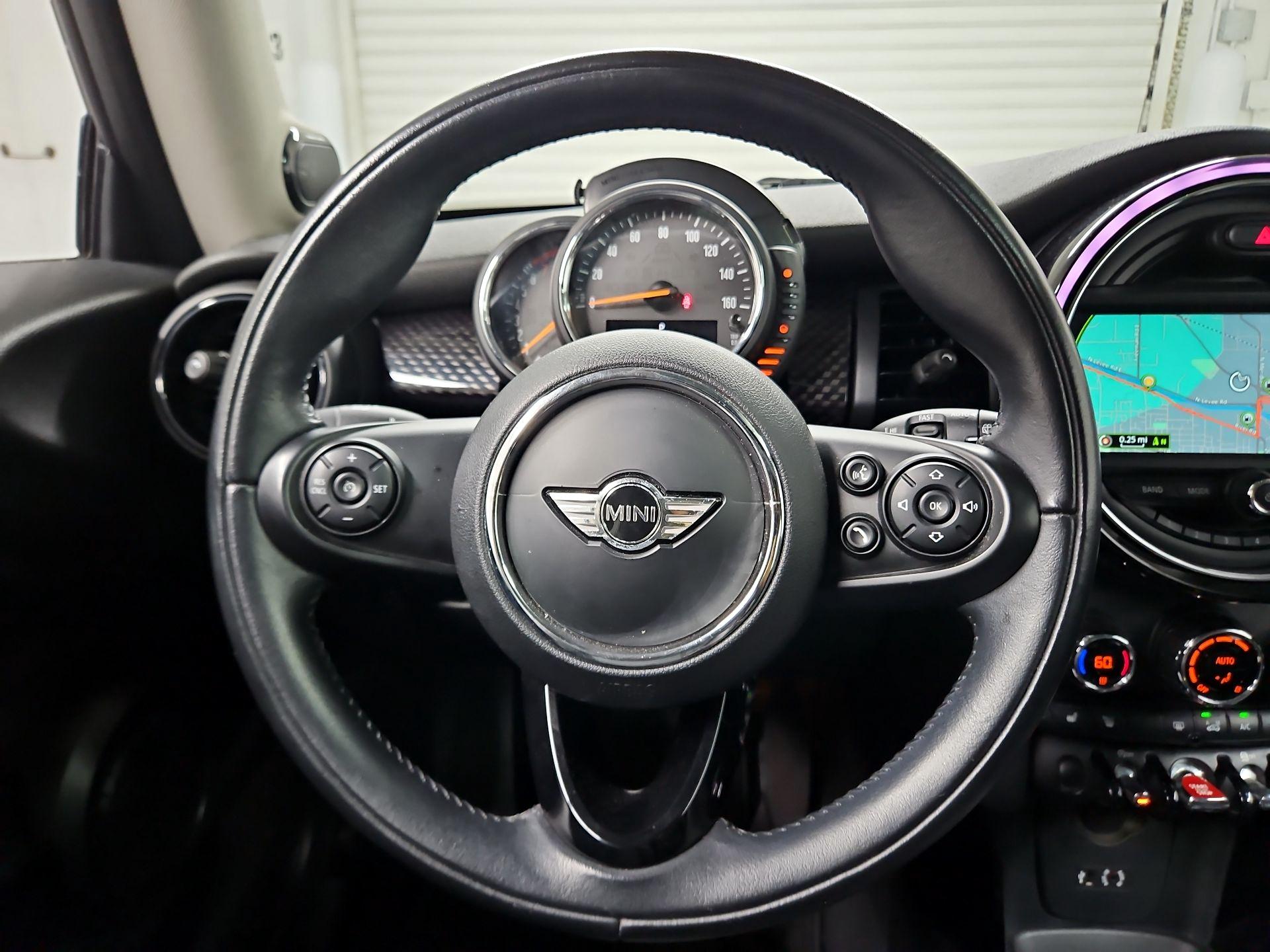 Thumbnail: 2017 MINI Cooper Hardtop - 10