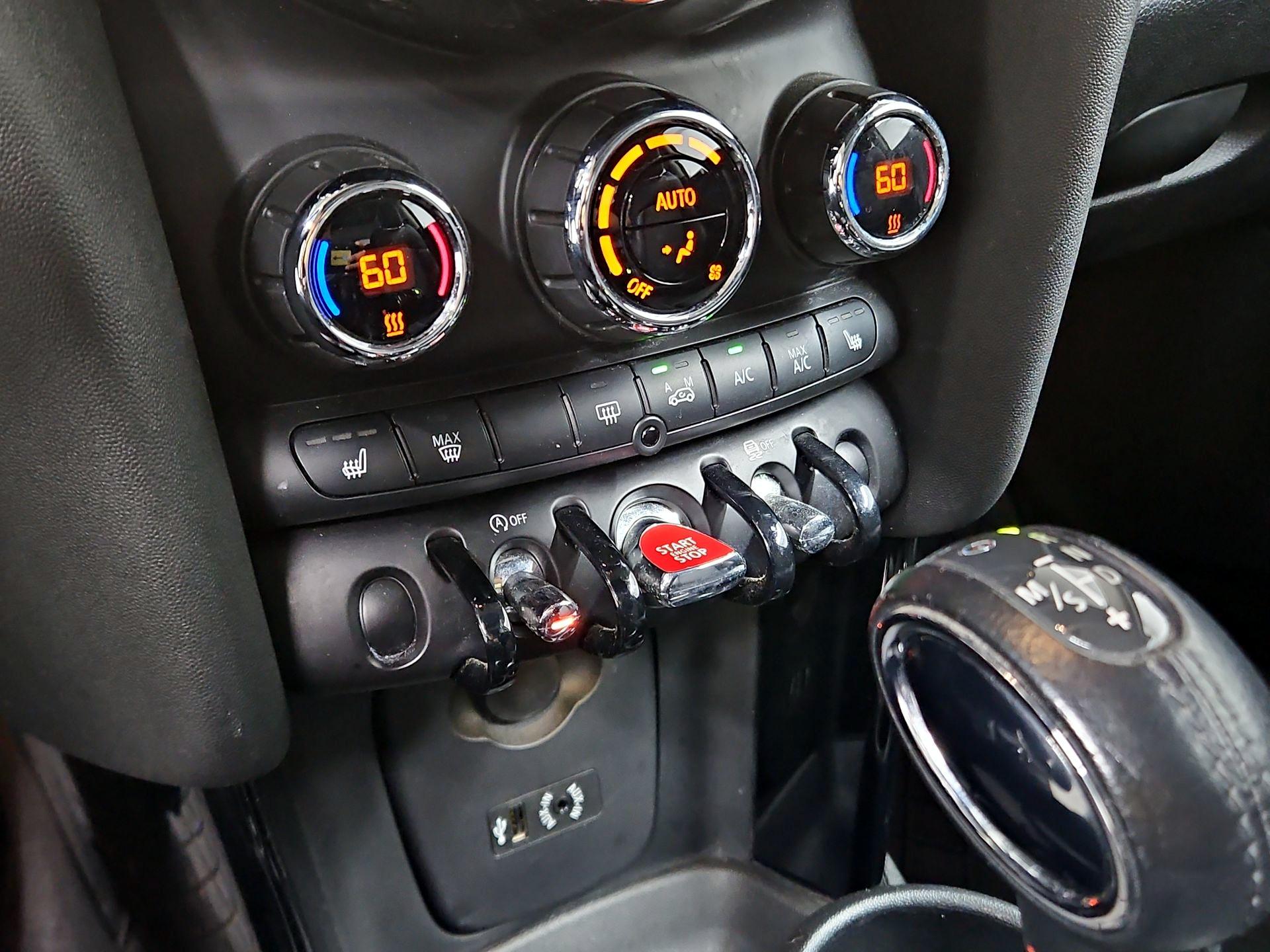 Thumbnail: 2017 MINI Cooper Hardtop - 17