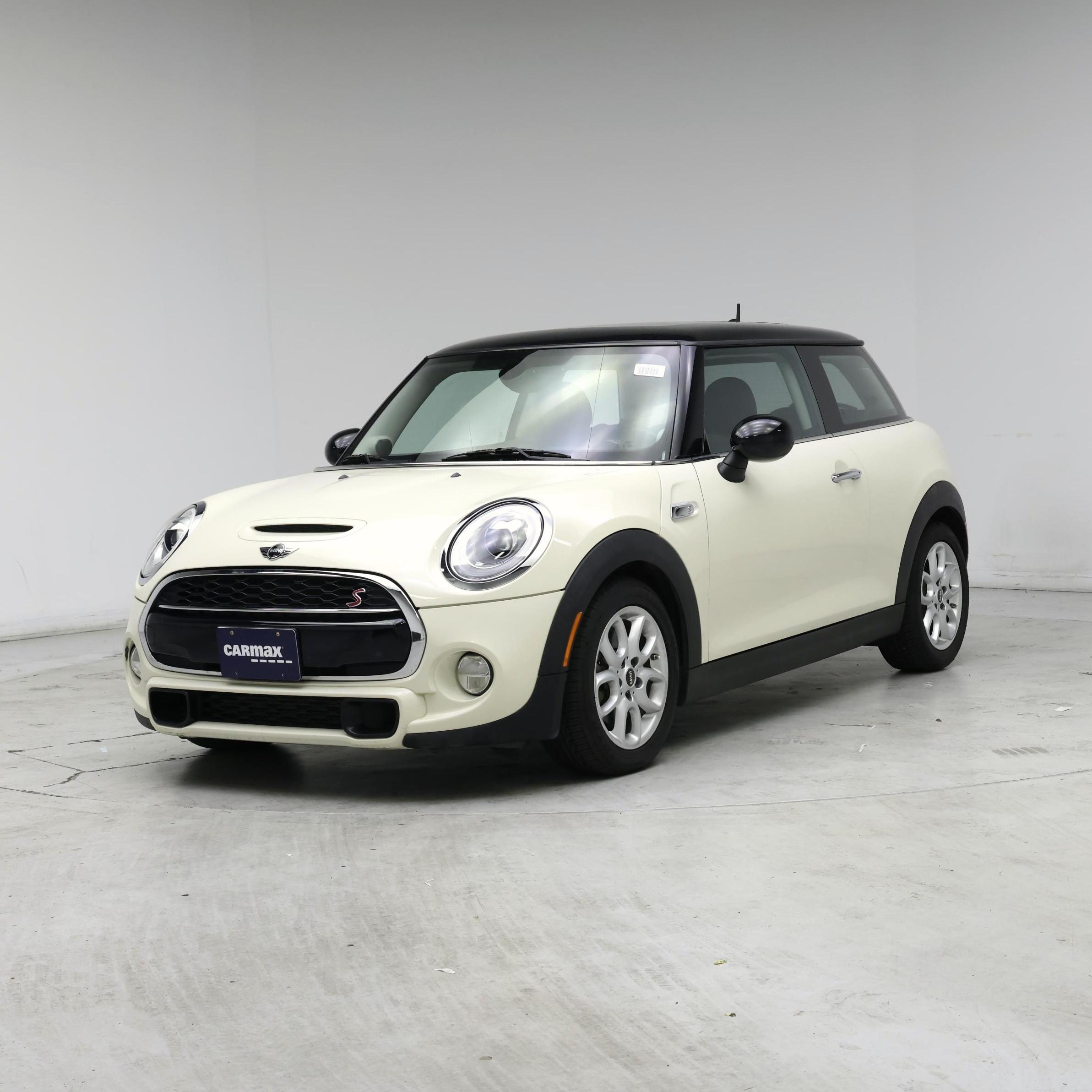 Thumbnail: 2017 MINI Cooper Hardtop - 4