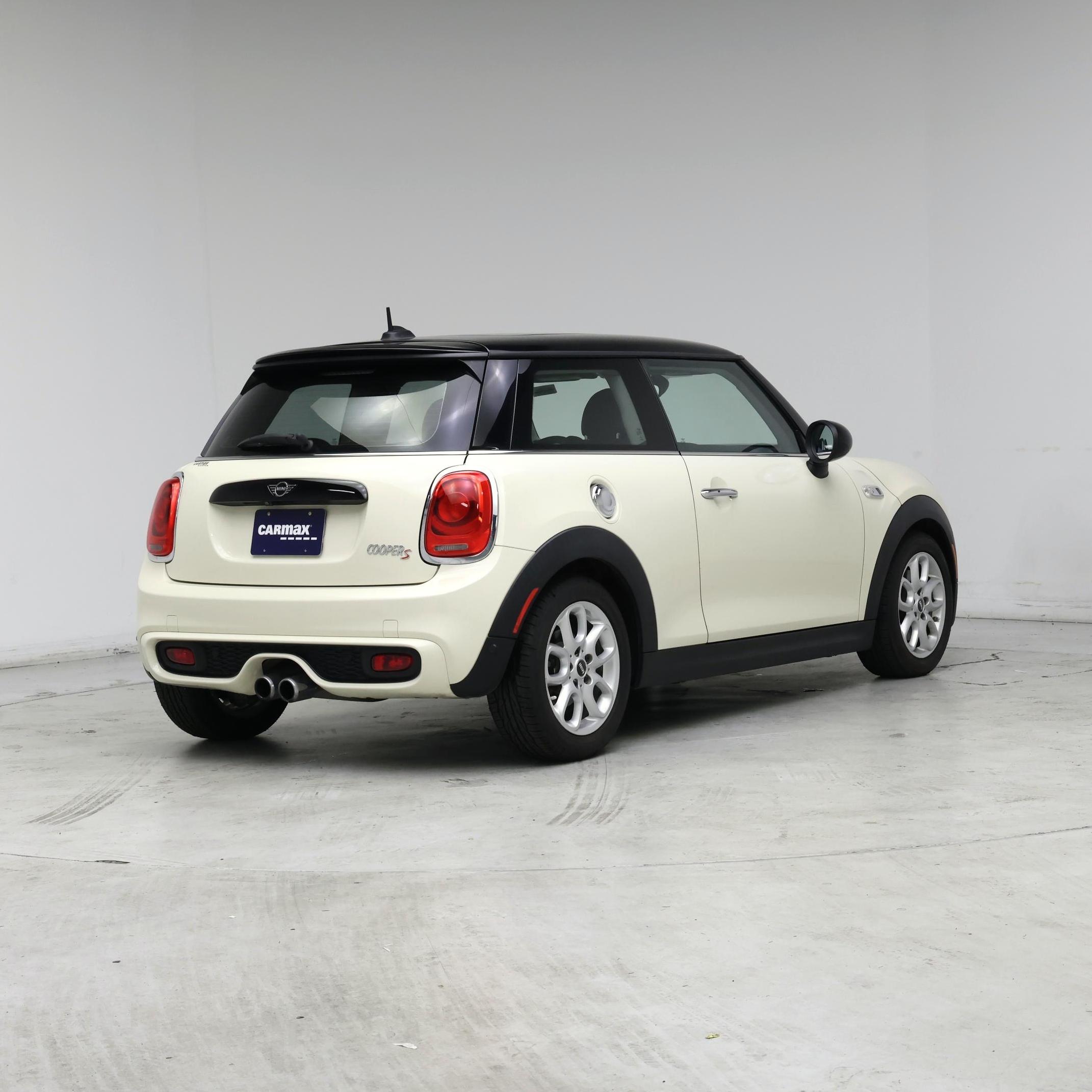 Thumbnail: 2017 MINI Cooper Hardtop - 8