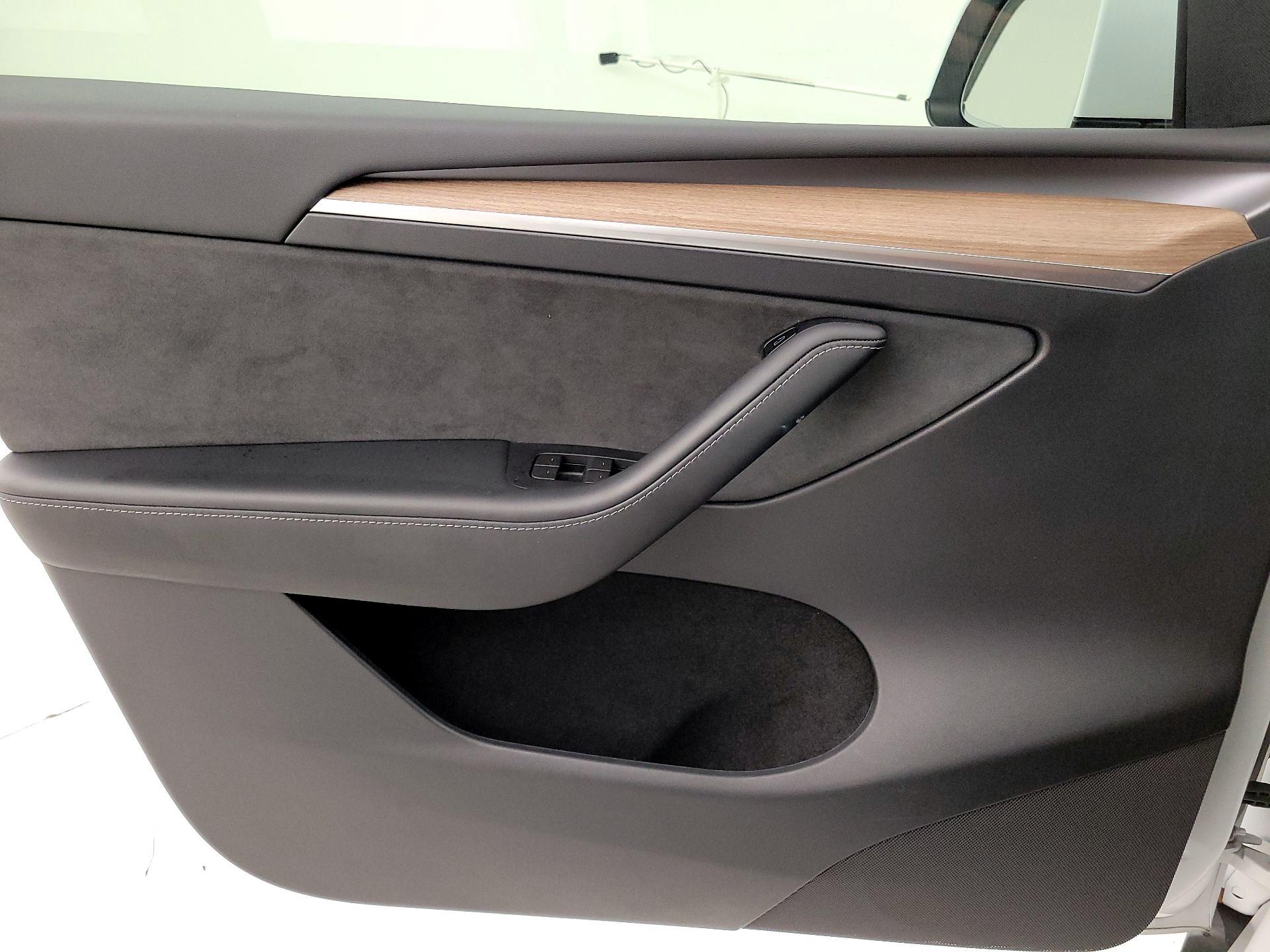Thumbnail: 2023 Tesla Model Y - 12