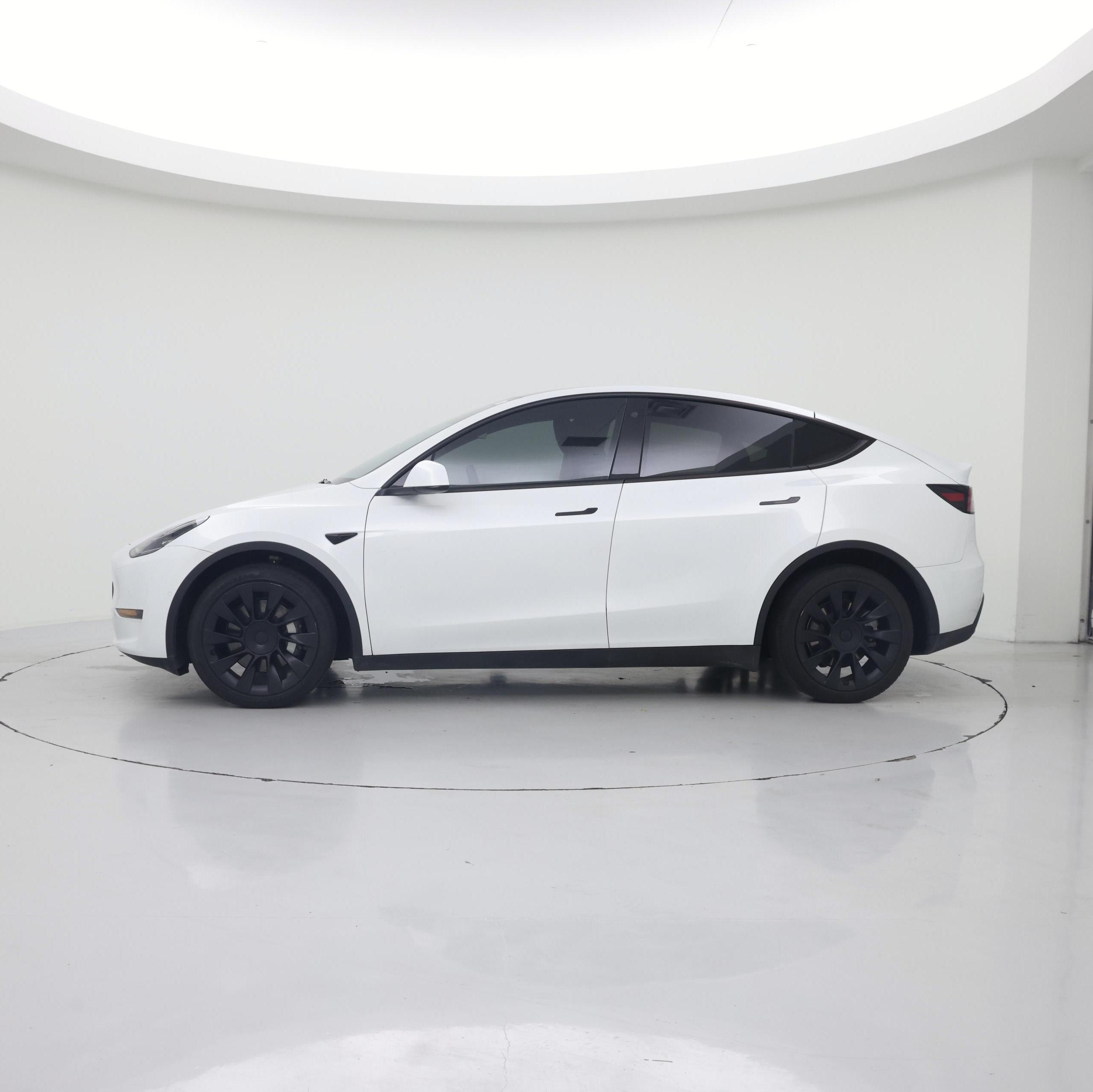 Thumbnail: 2023 Tesla Model Y - 3