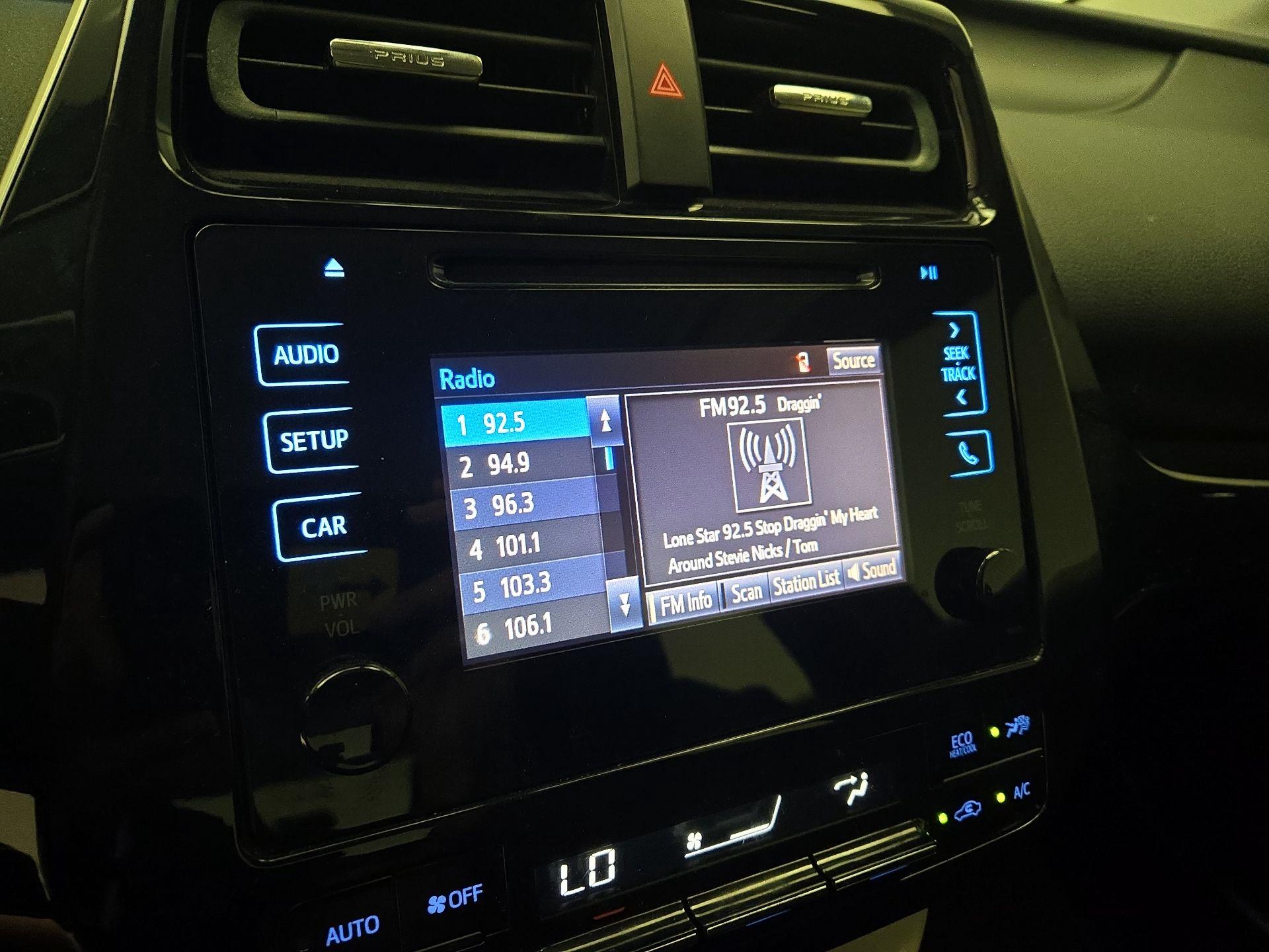 Thumbnail: 2016 Toyota Prius - 15