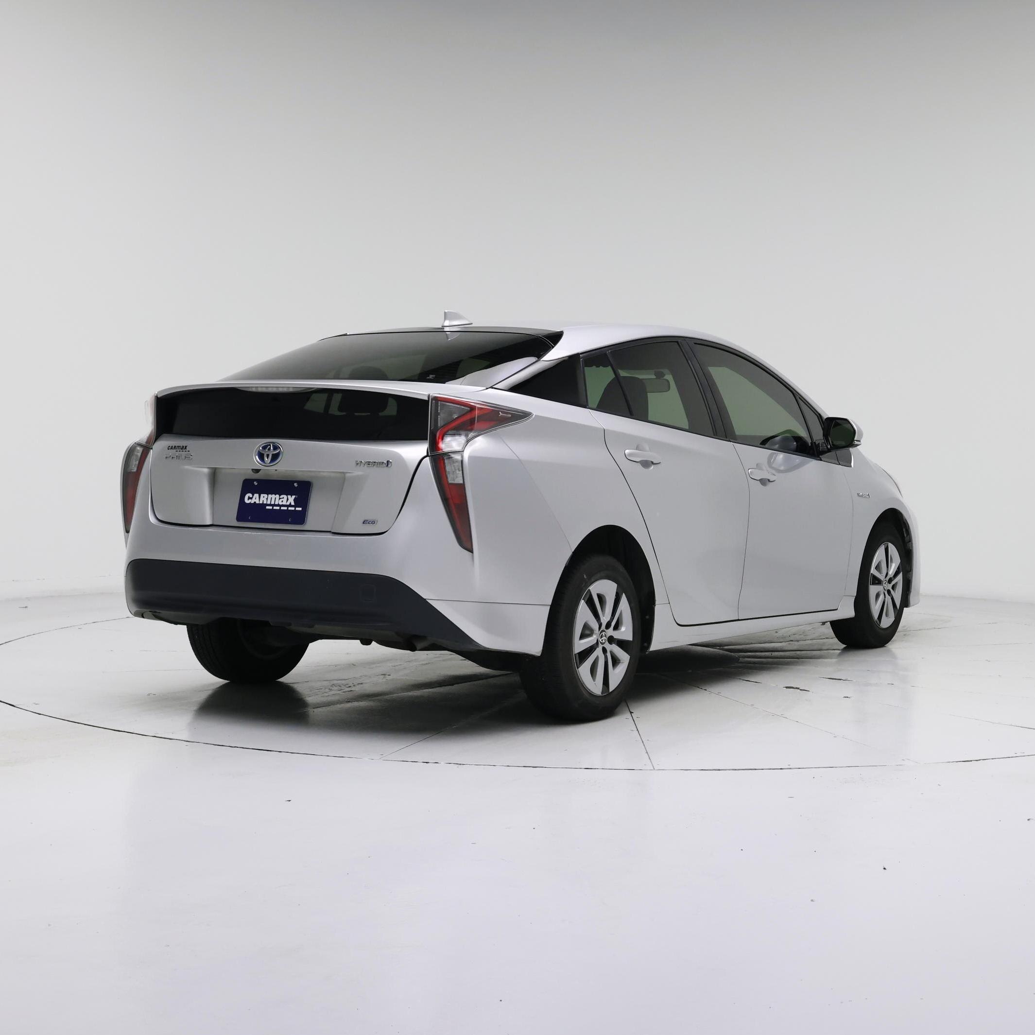 Thumbnail: 2016 Toyota Prius - 8