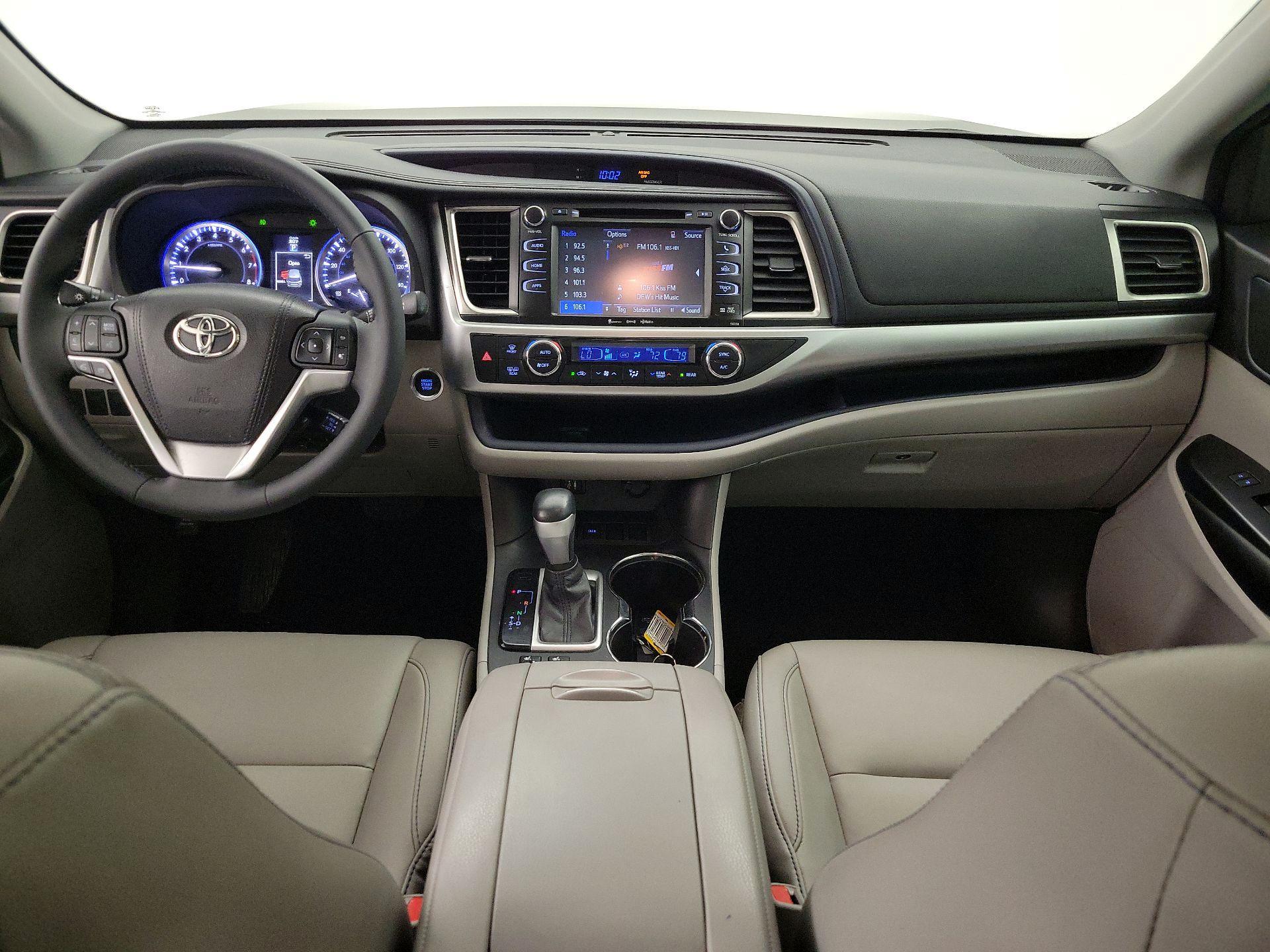 Thumbnail: 2016 Toyota Highlander - 9