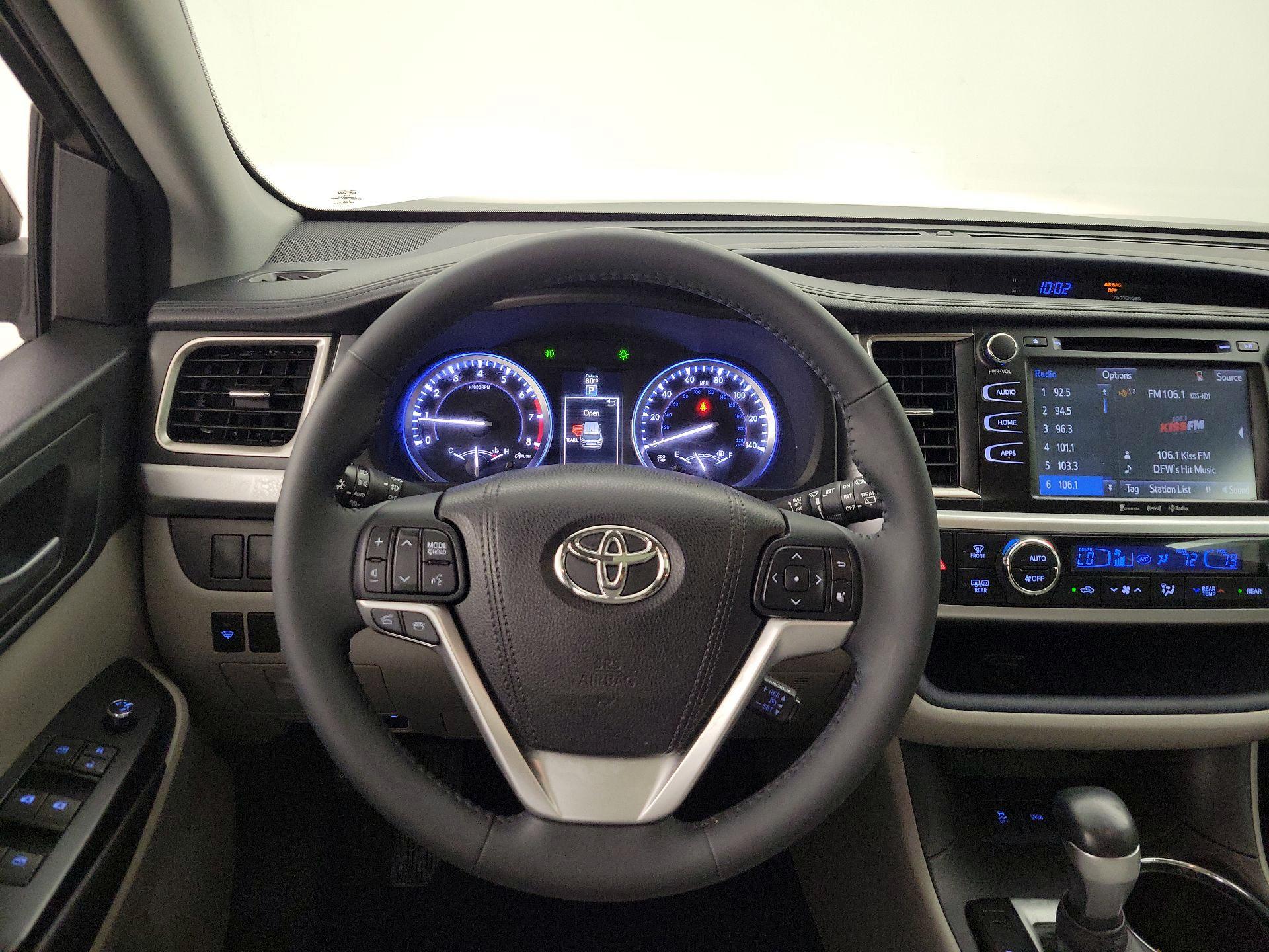 Thumbnail: 2016 Toyota Highlander - 10