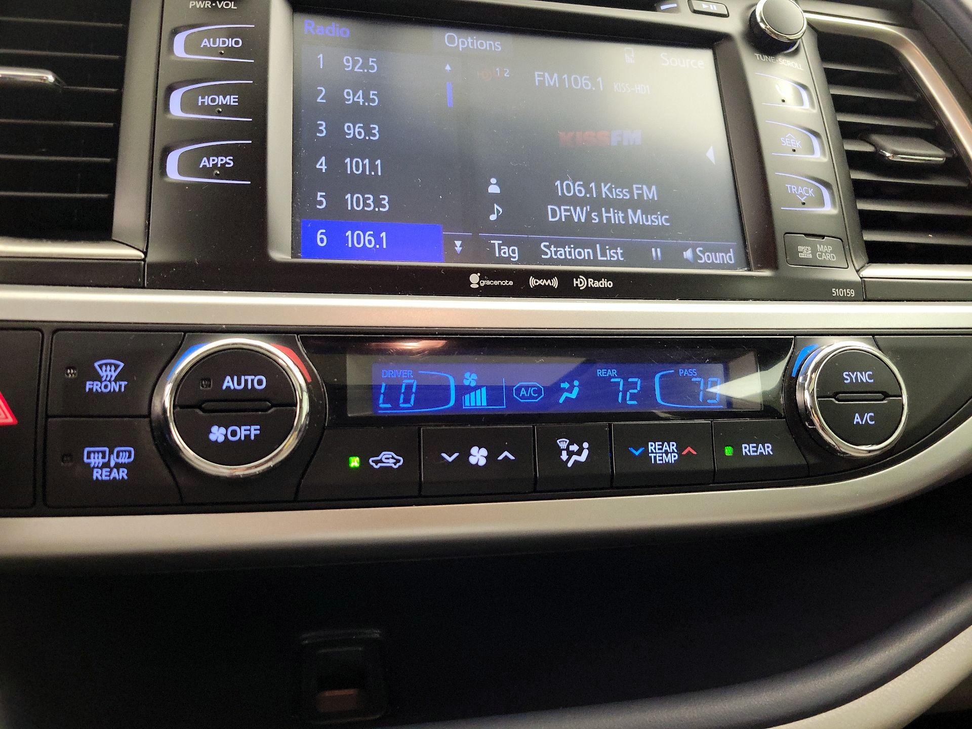 Thumbnail: 2016 Toyota Highlander - 16