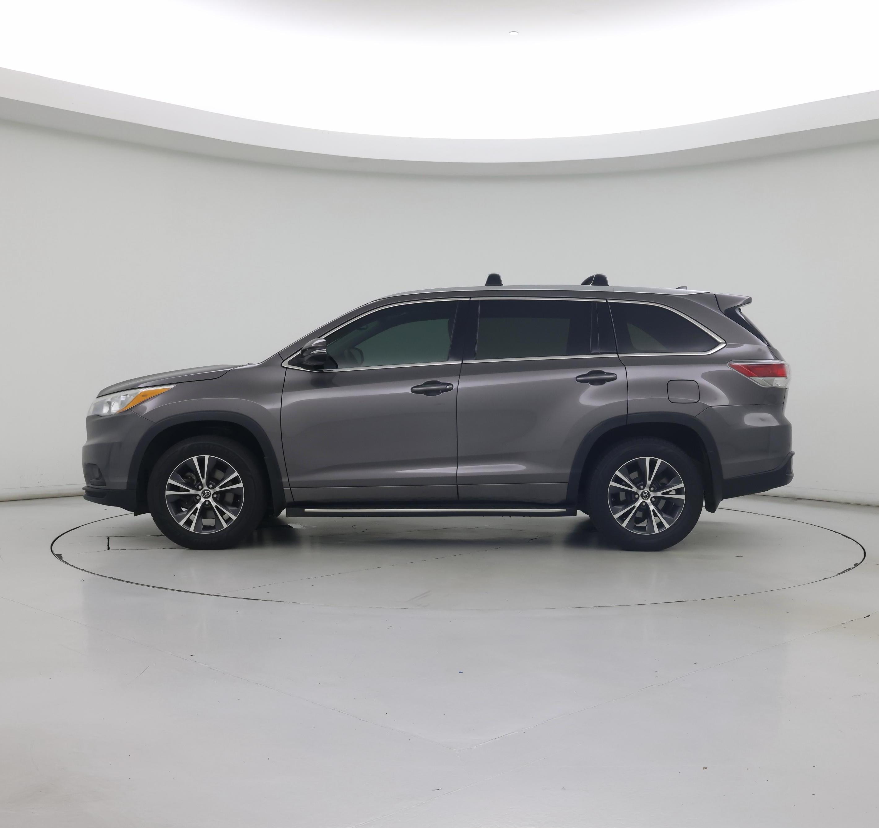 Thumbnail: 2016 Toyota Highlander - 3