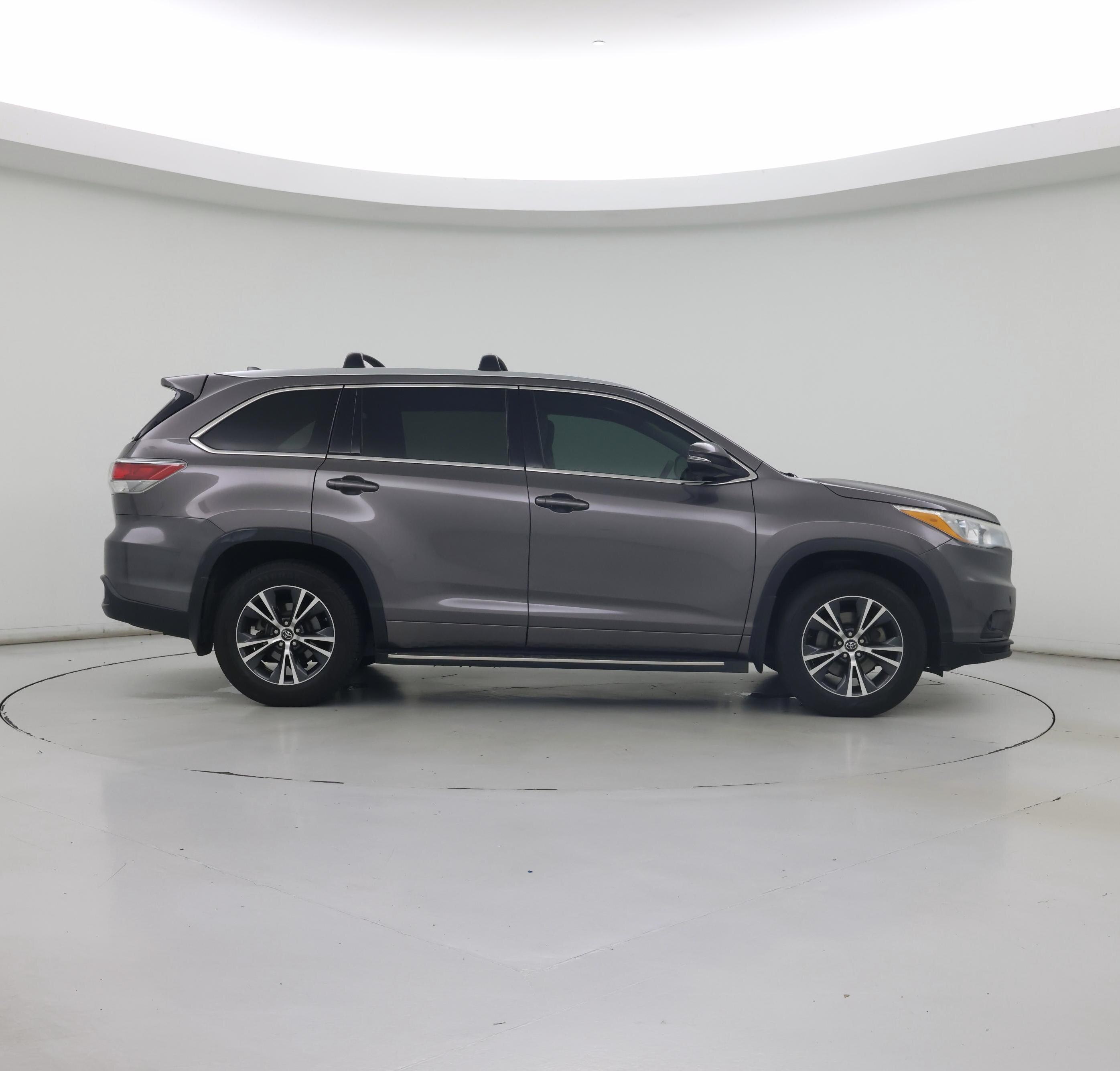Thumbnail: 2016 Toyota Highlander - 7