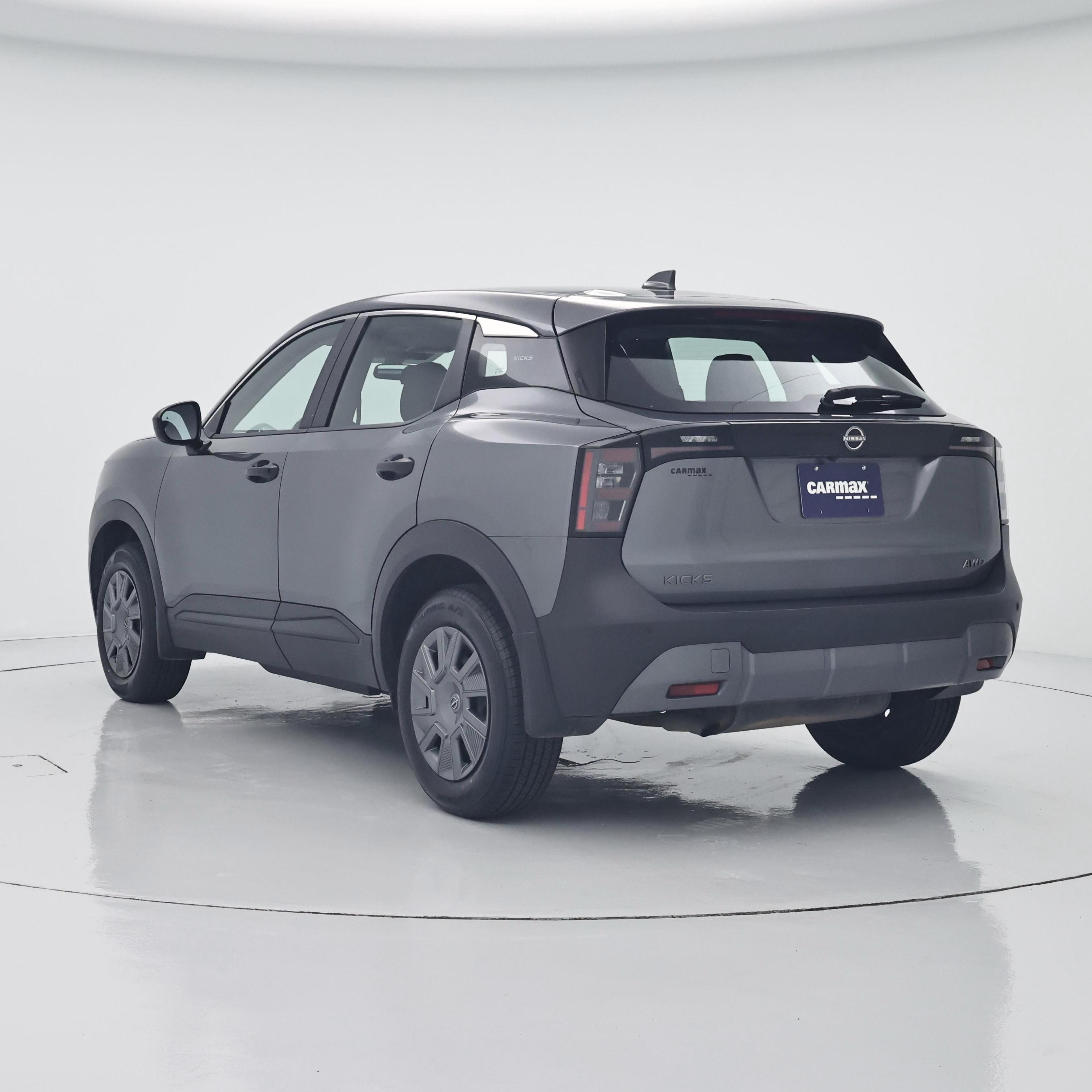 Thumbnail: 2025 Nissan Kicks - 2