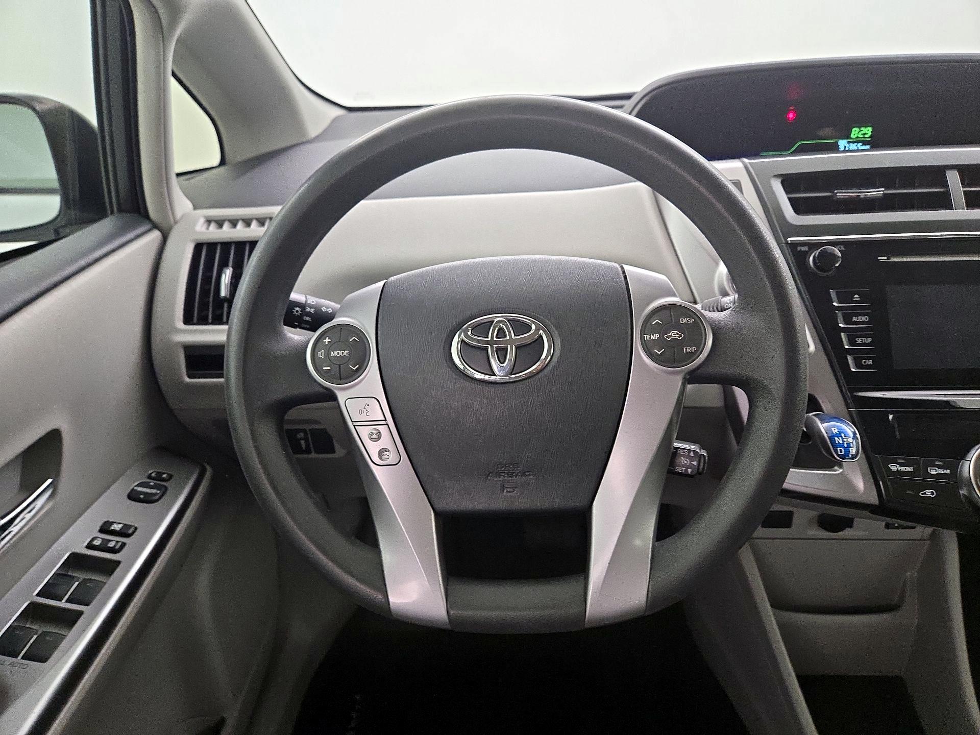 Thumbnail: 2015 Toyota Prius v - 10