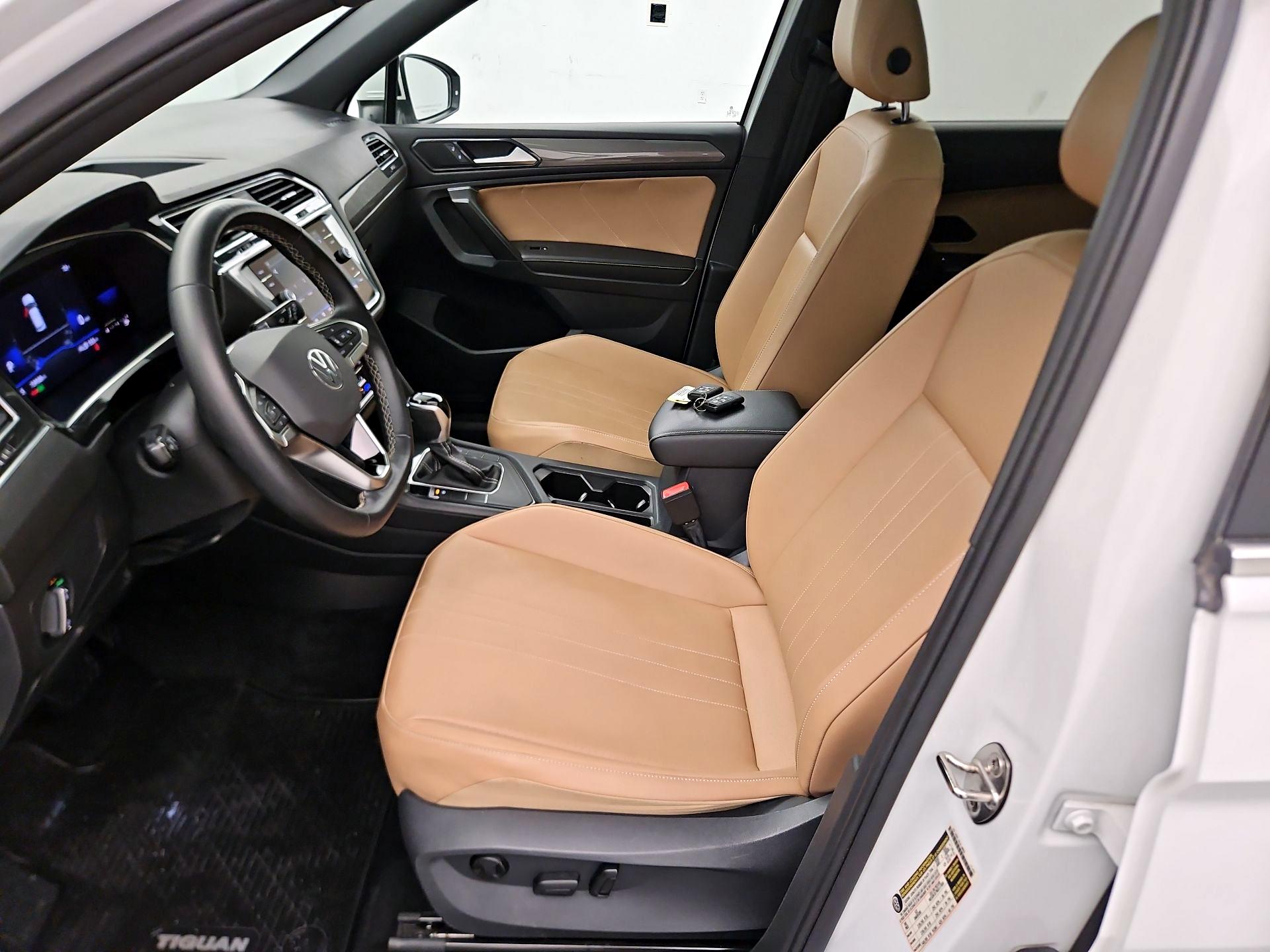 Thumbnail: 2022 Volkswagen Tiguan - 9