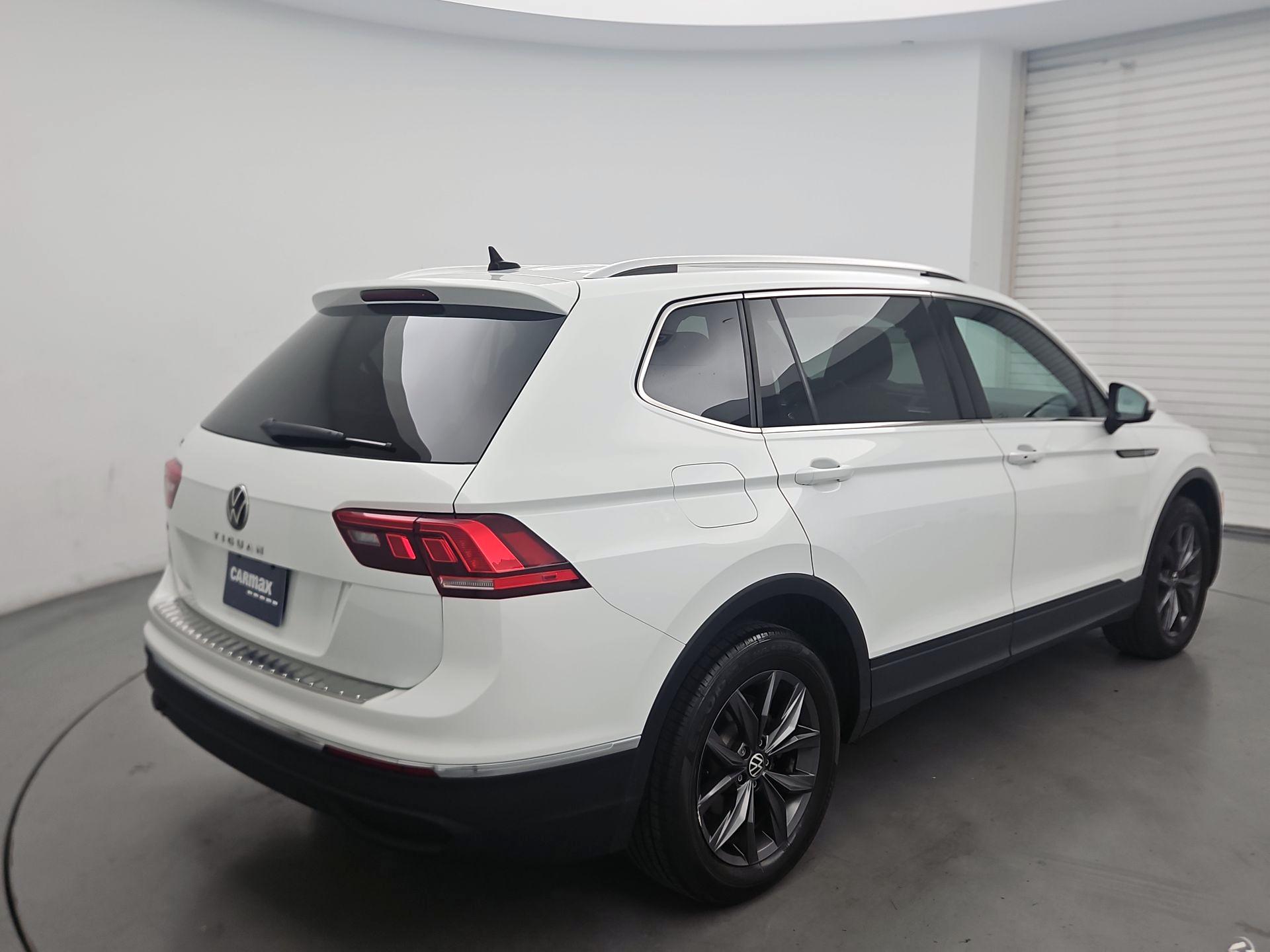 Thumbnail: 2022 Volkswagen Tiguan - 5