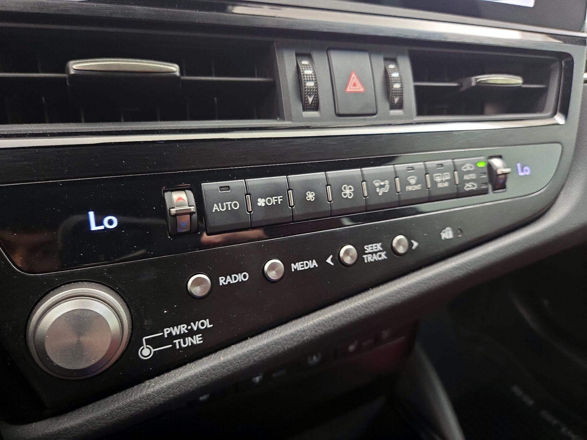 Thumbnail: 2023 Lexus ES - 13