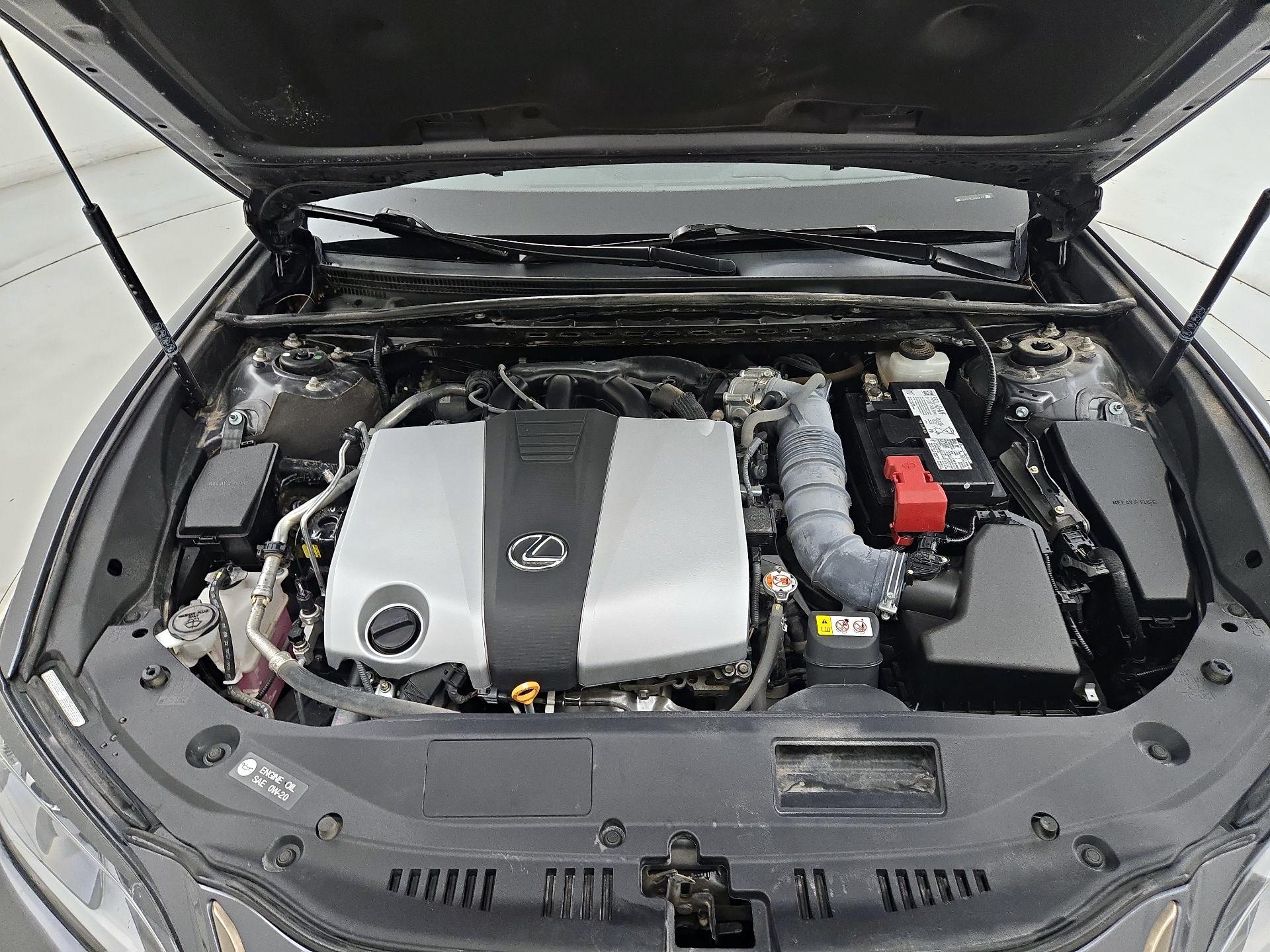 Thumbnail: 2023 Lexus ES - 18