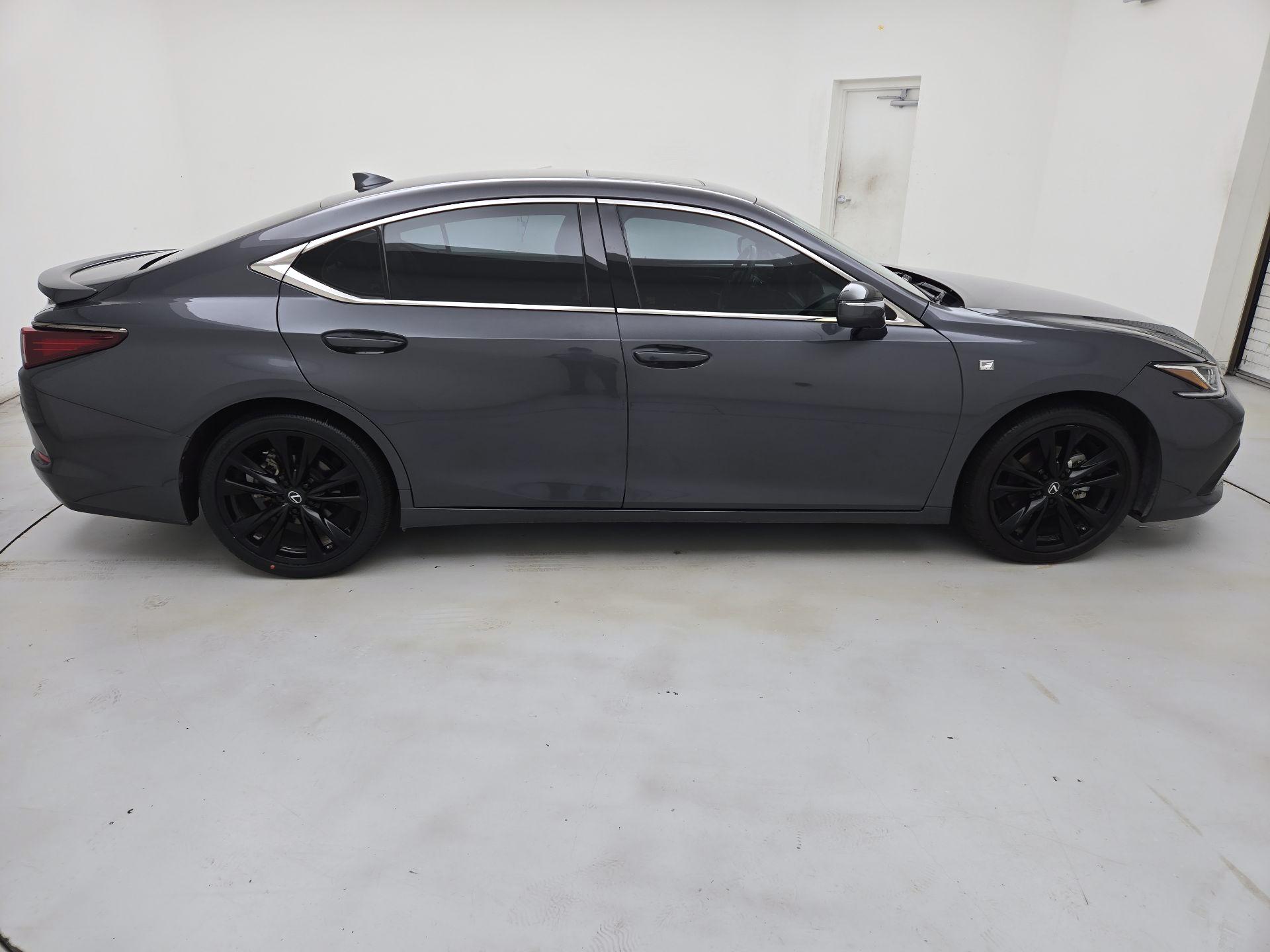 Thumbnail: 2023 Lexus ES - 4