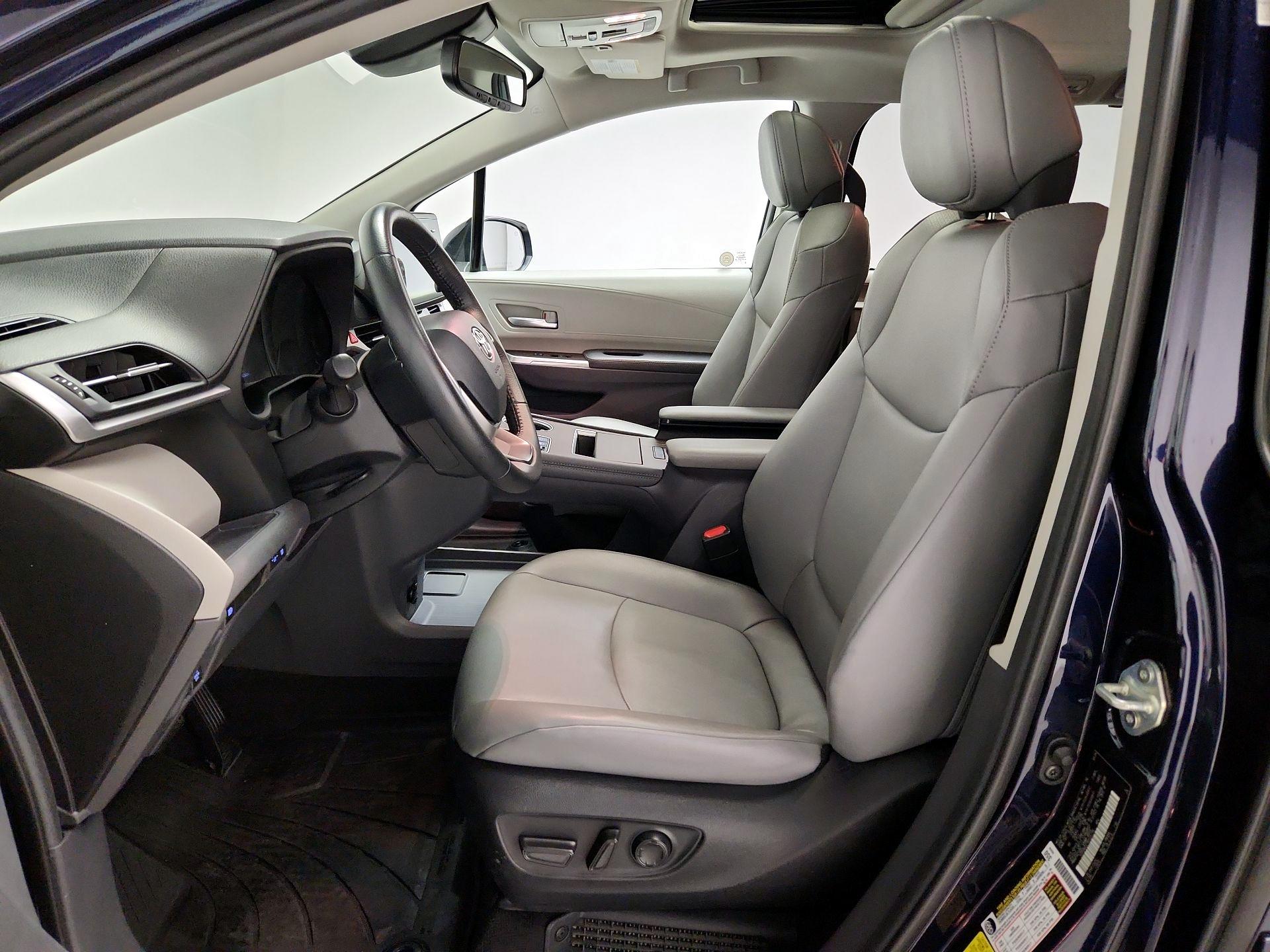 Thumbnail: 2024 Toyota Sienna - 11