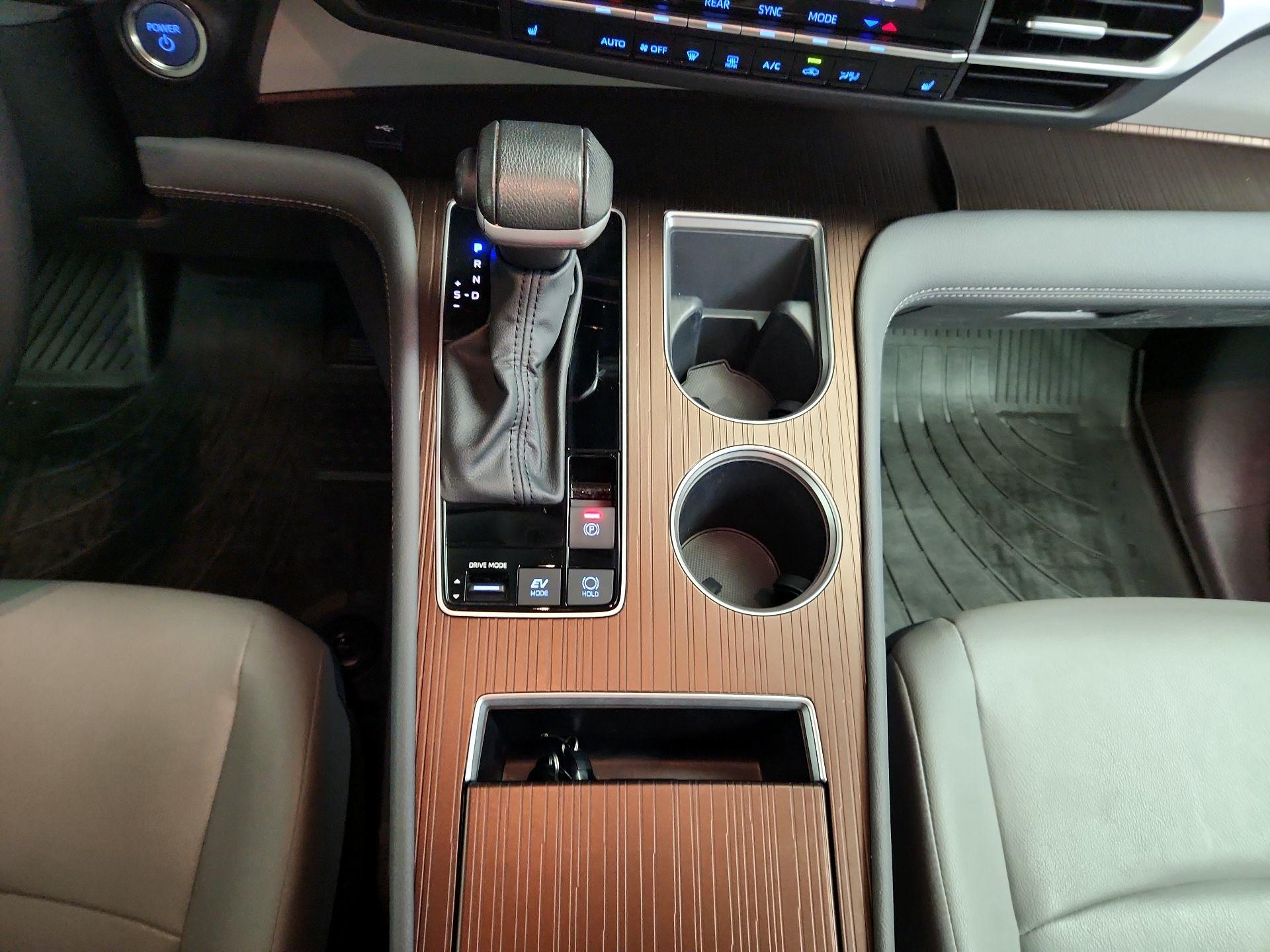 Thumbnail: 2024 Toyota Sienna - 17