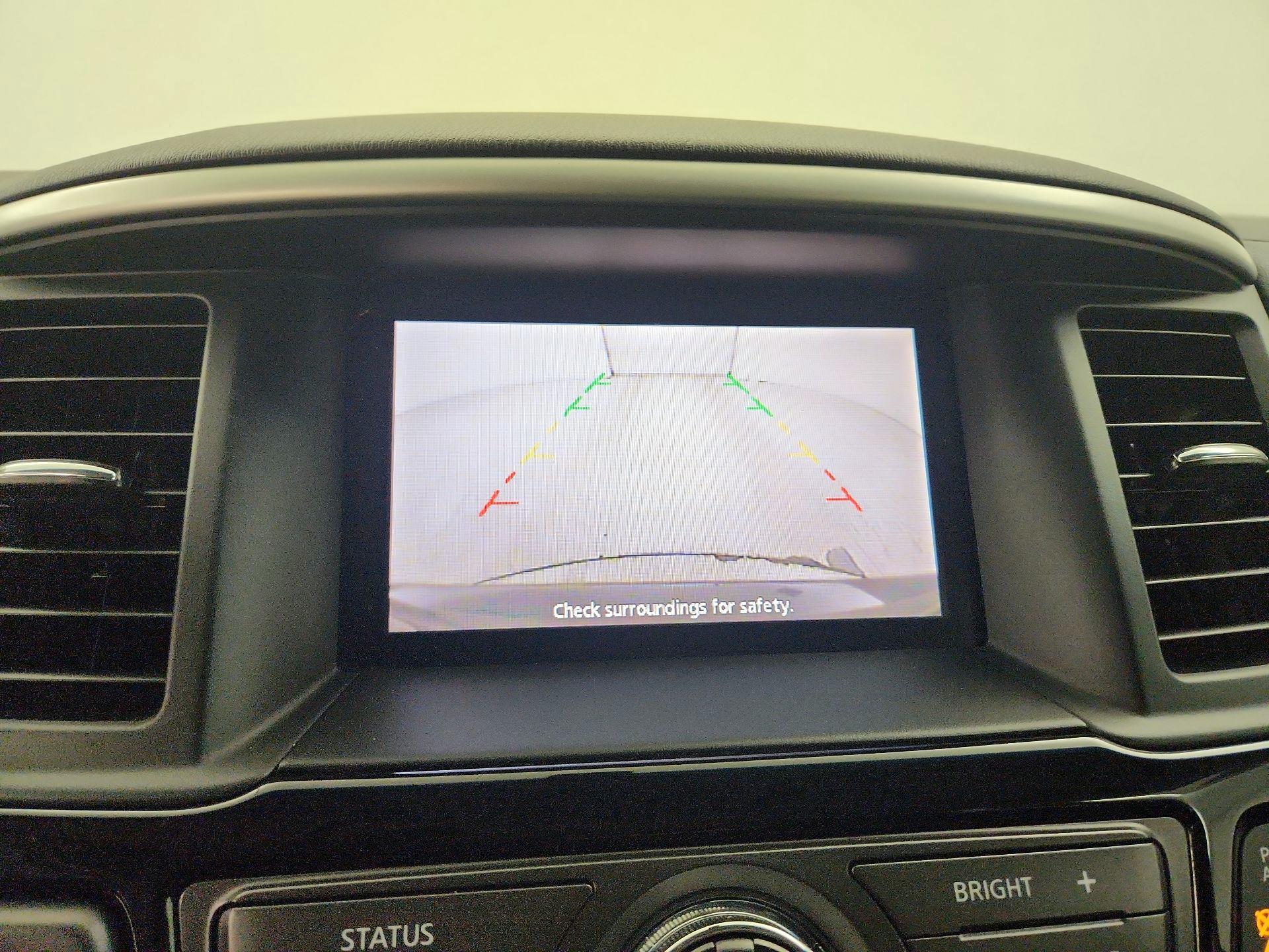 Thumbnail: 2014 Nissan Pathfinder - 14
