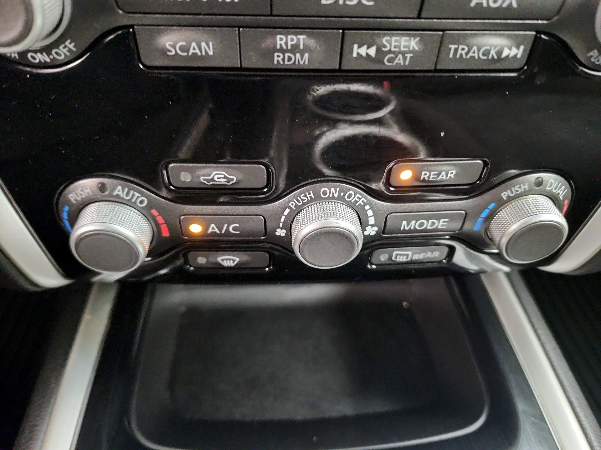 Thumbnail: 2014 Nissan Pathfinder - 16