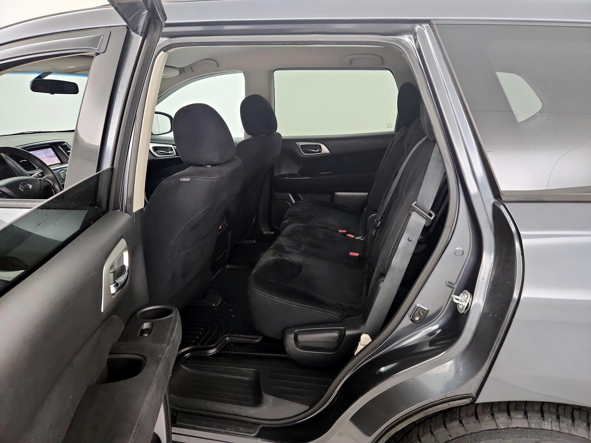 Thumbnail: 2014 Nissan Pathfinder - 19