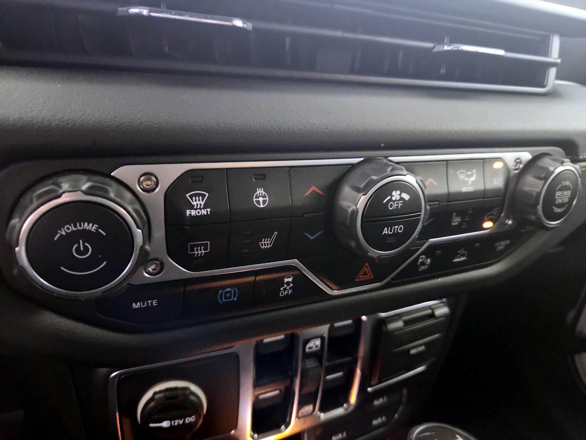 Thumbnail: 2024 Jeep Wrangler - 16