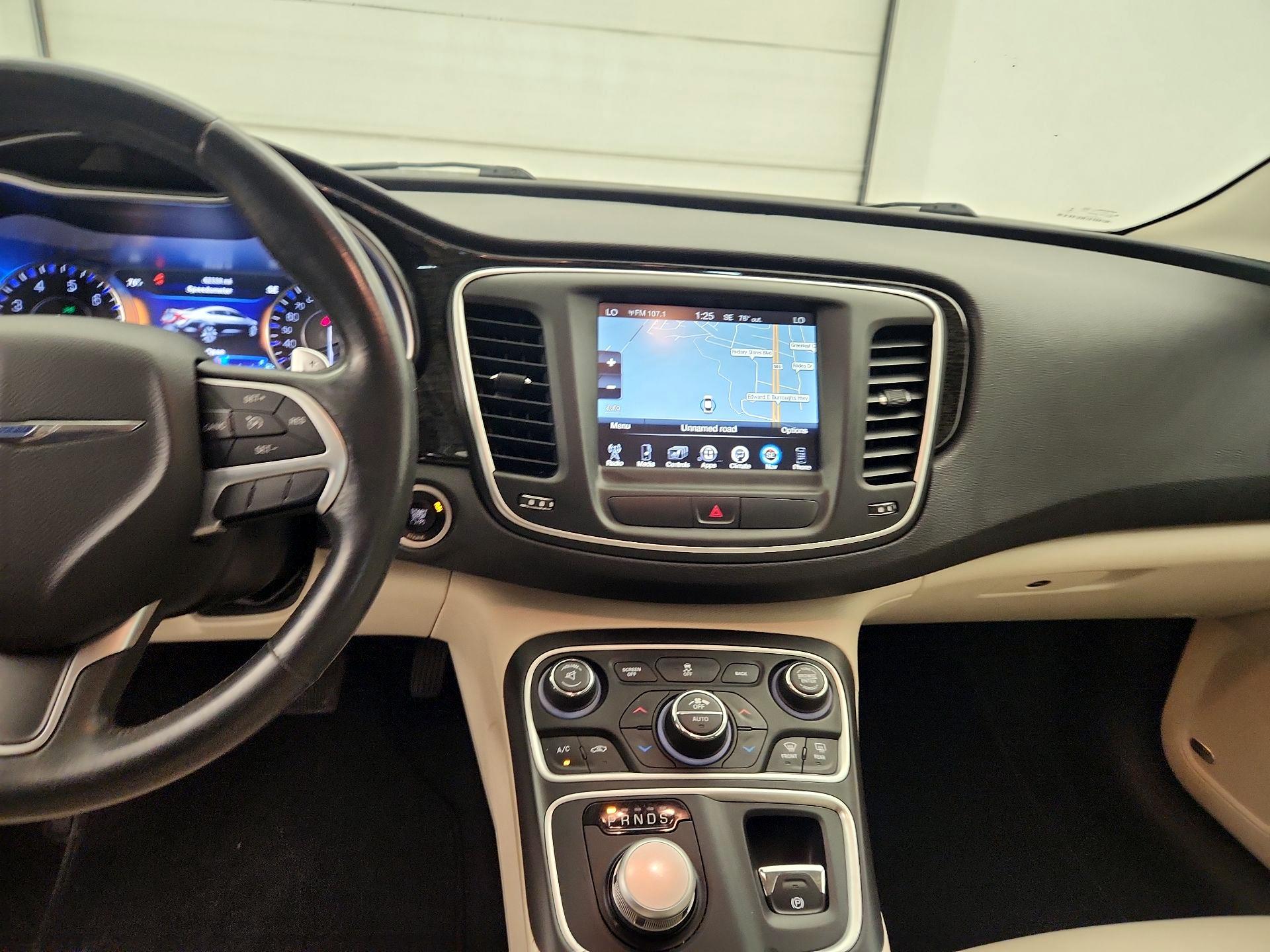 Thumbnail: 2015 Chrysler 200 - 9