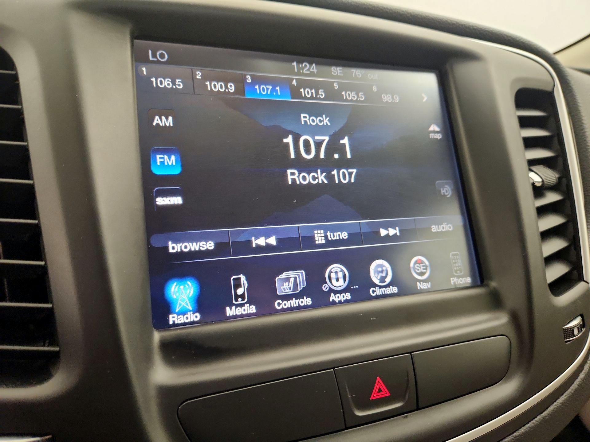 Thumbnail: 2015 Chrysler 200 - 16