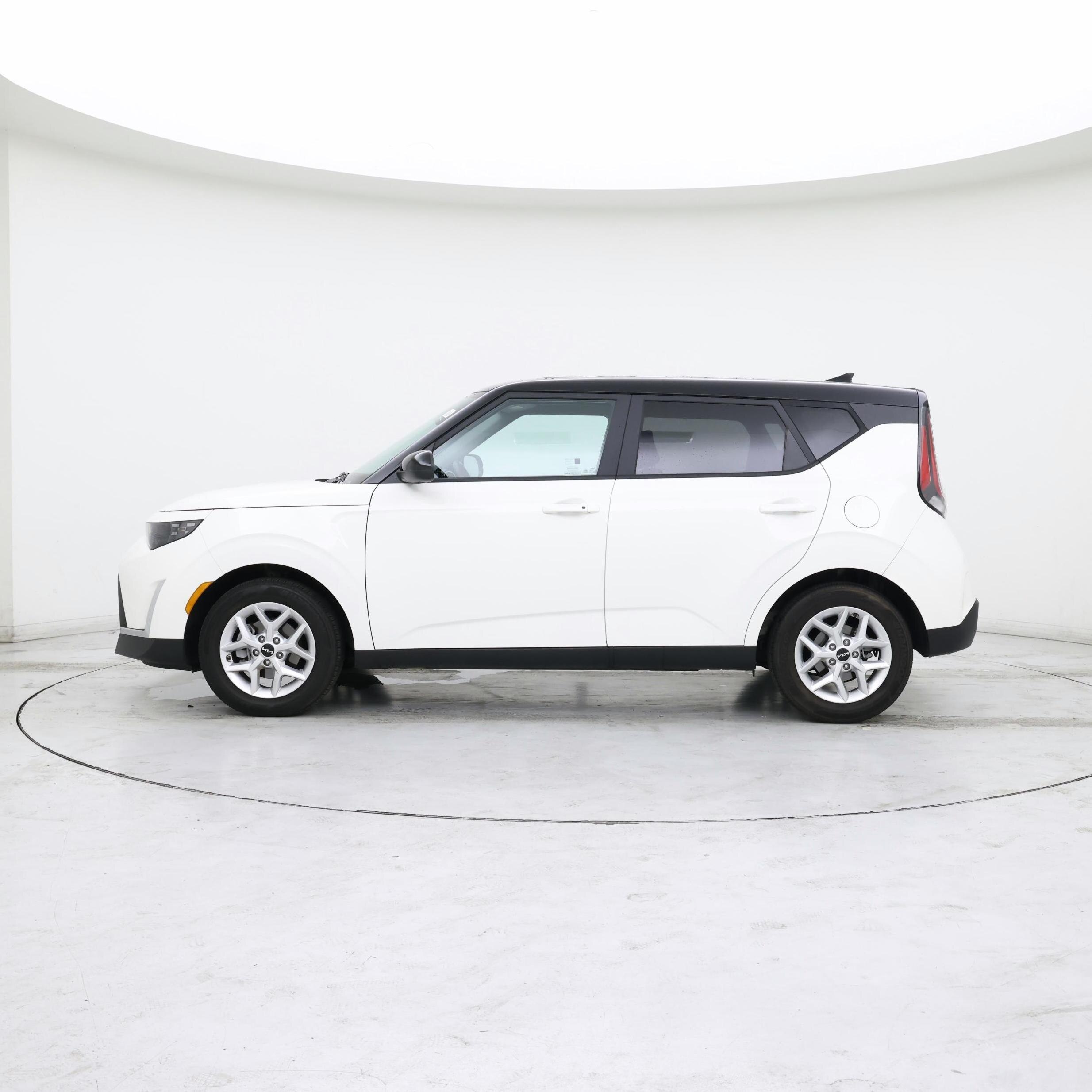 Thumbnail: 2023 Kia Soul - 3