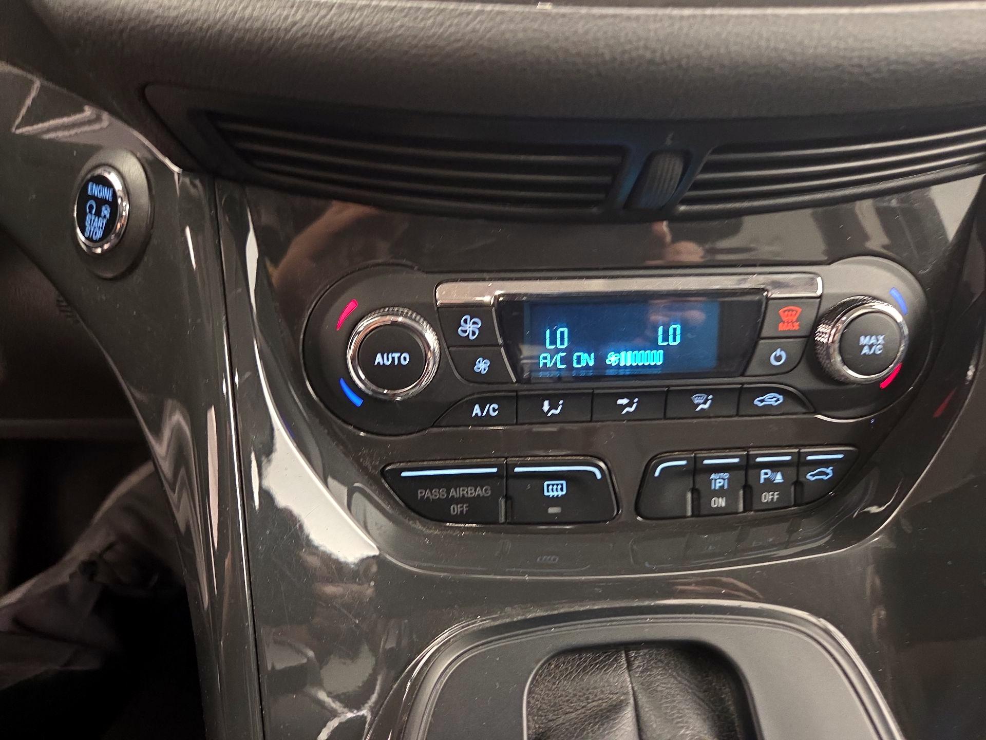 Thumbnail: 2014 Ford Escape - 16