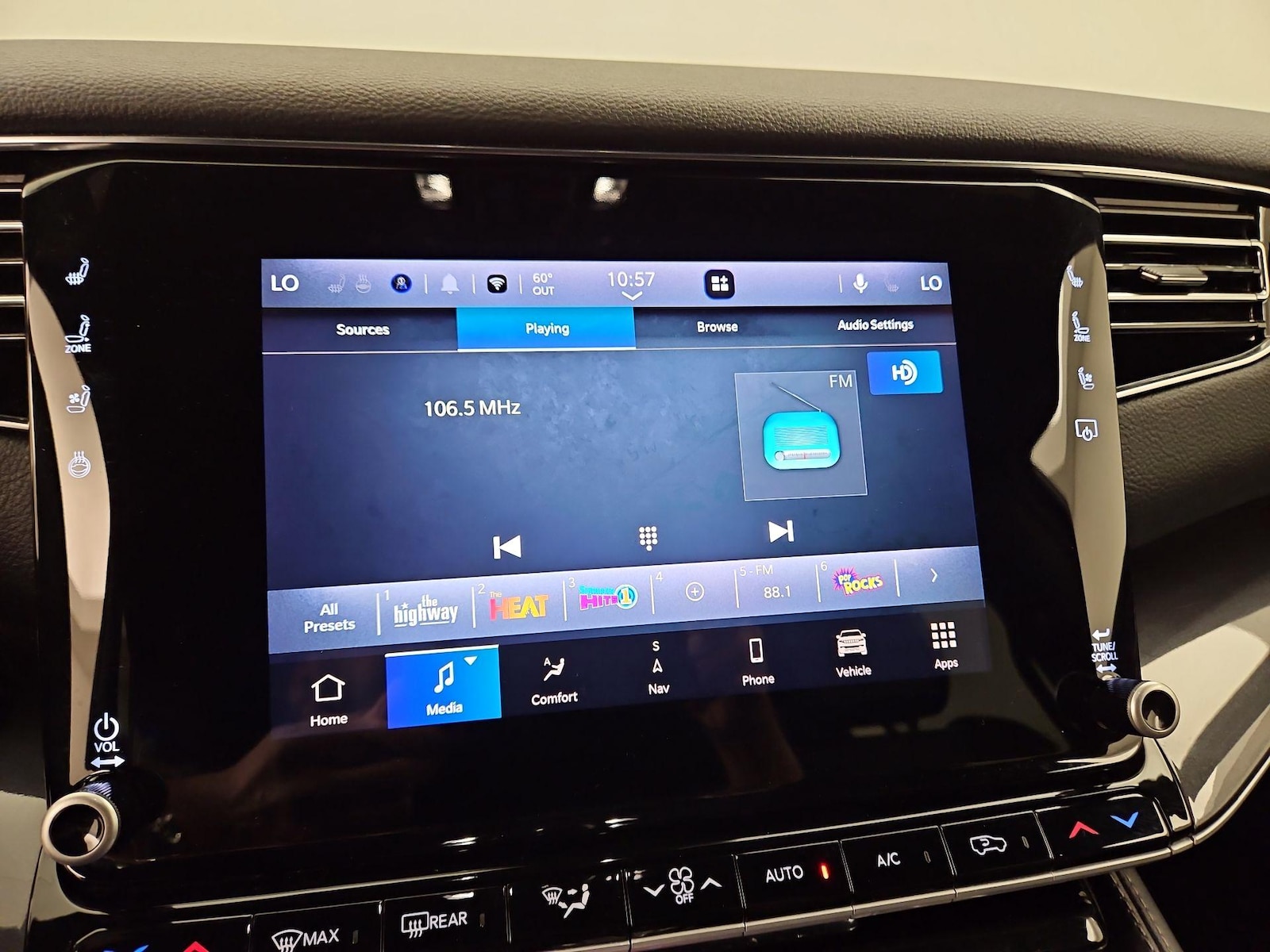 2022 Jeep Wagoneer Series I - Photo 17