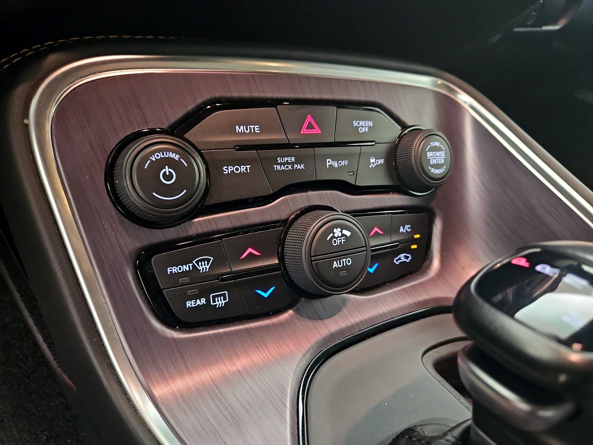 Thumbnail: 2019 Dodge Challenger - 17