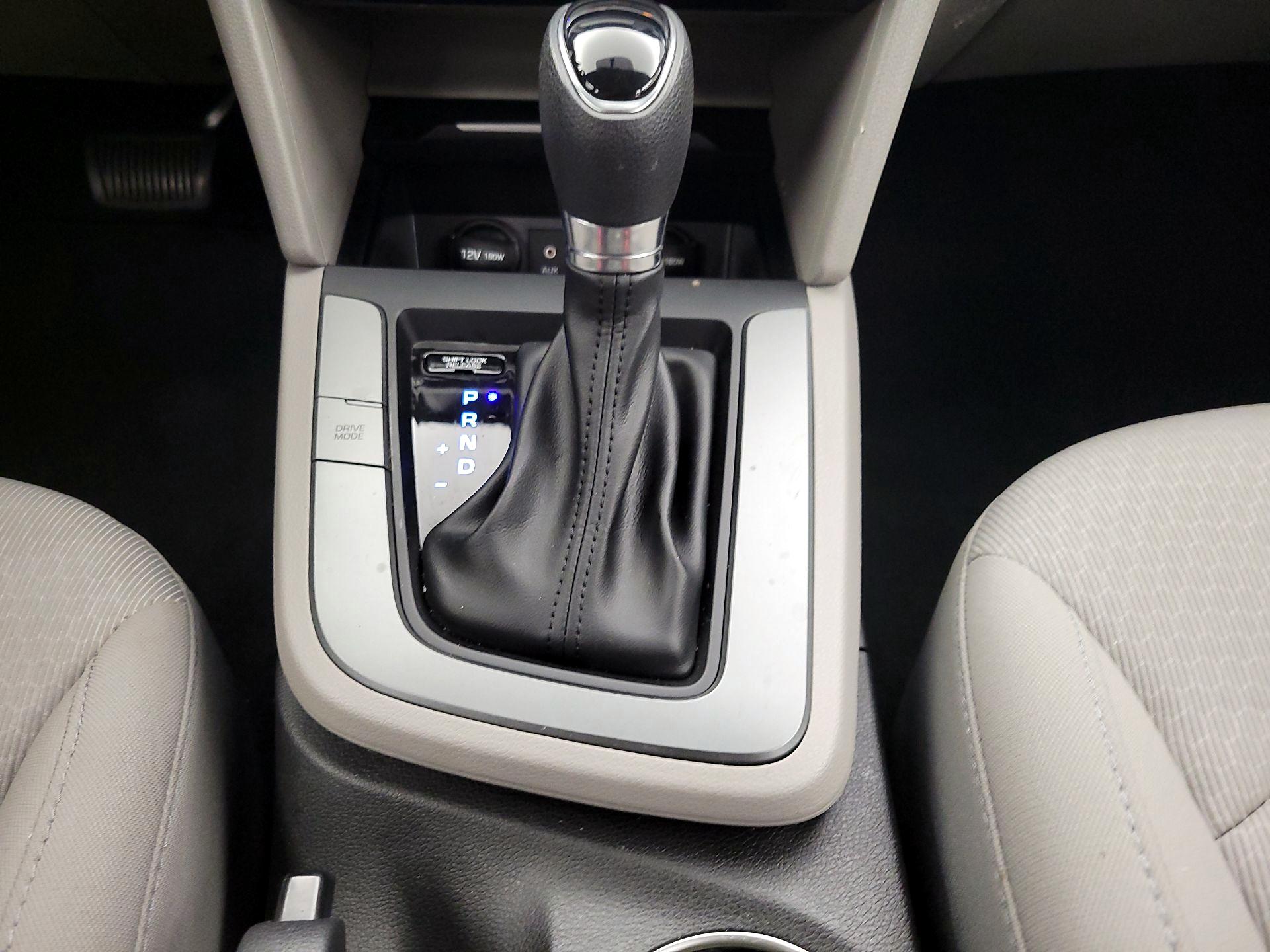 Thumbnail: 2018 Hyundai Elantra - 17