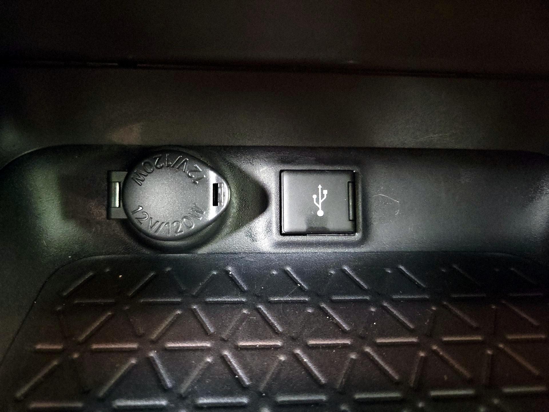 Thumbnail: 2021 Toyota RAV4 - 19