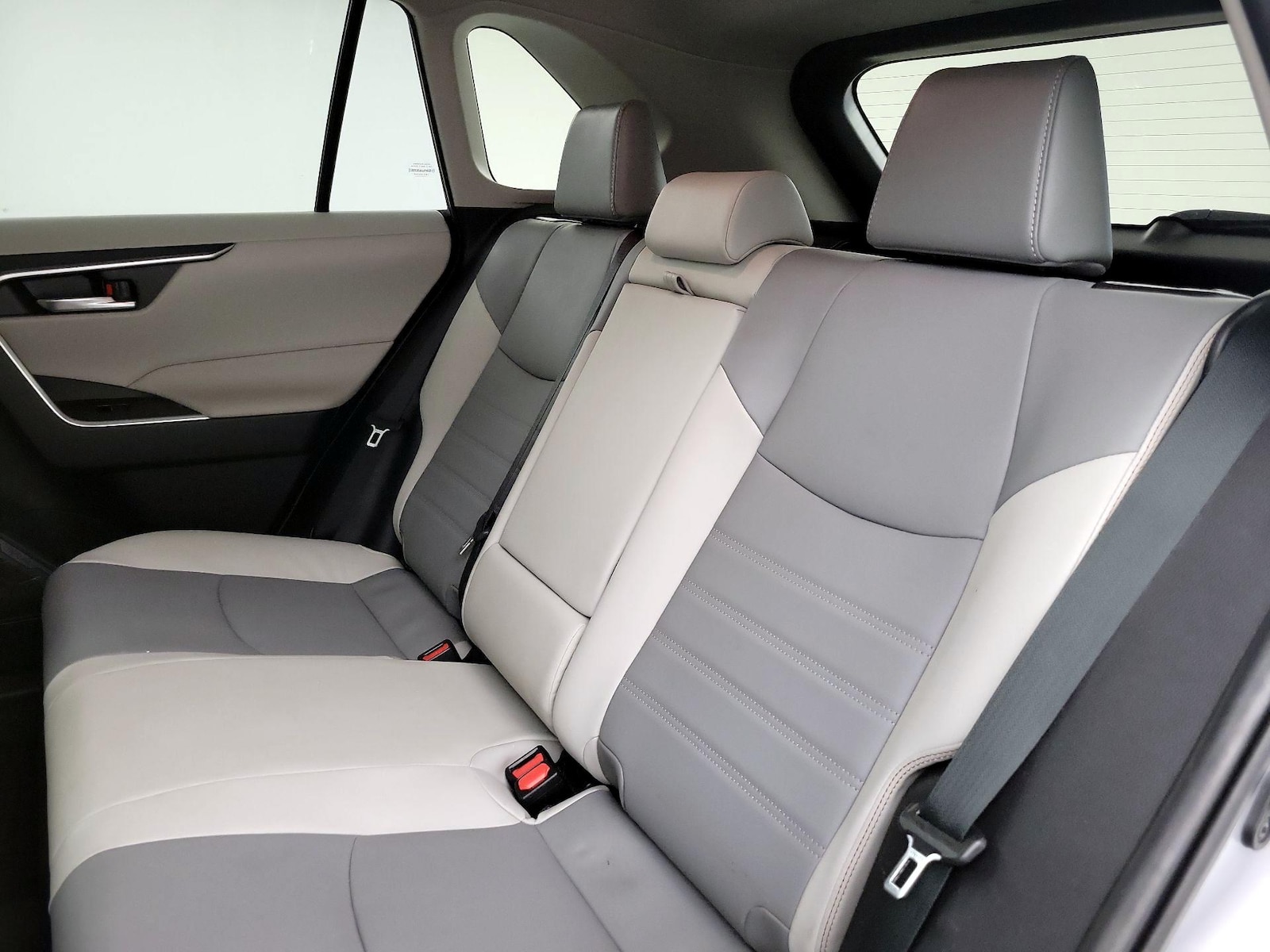 2021 Toyota RAV4 XLE Premium - Photo 22
