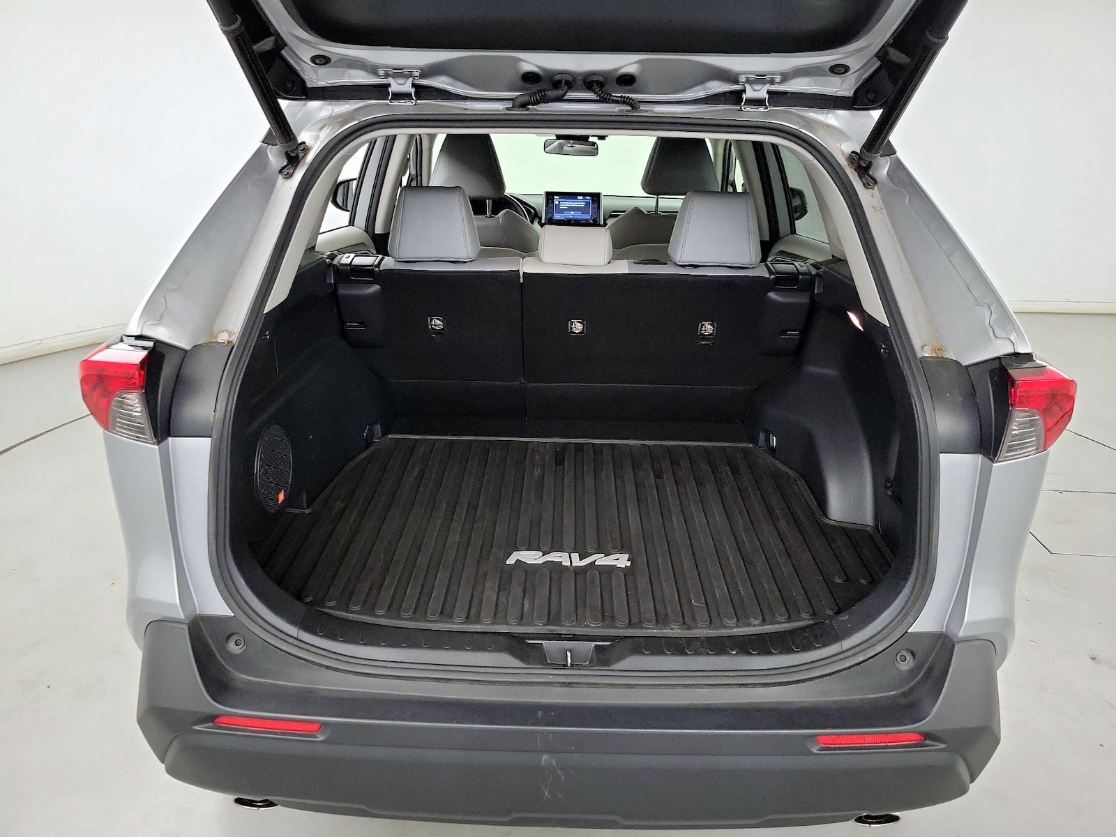 2021 Toyota RAV4 XLE Premium - Photo 23
