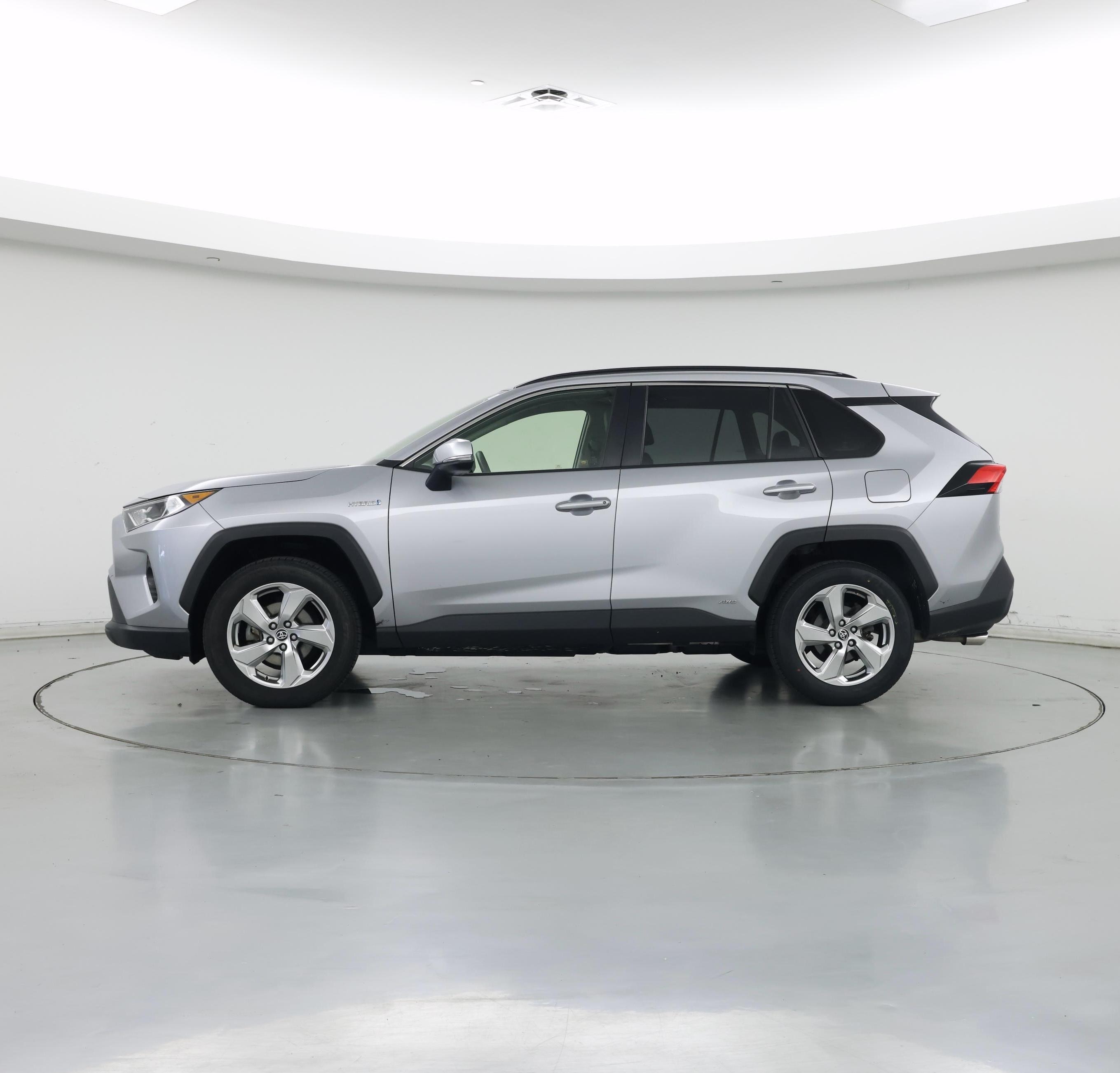 Thumbnail: 2021 Toyota RAV4 - 3