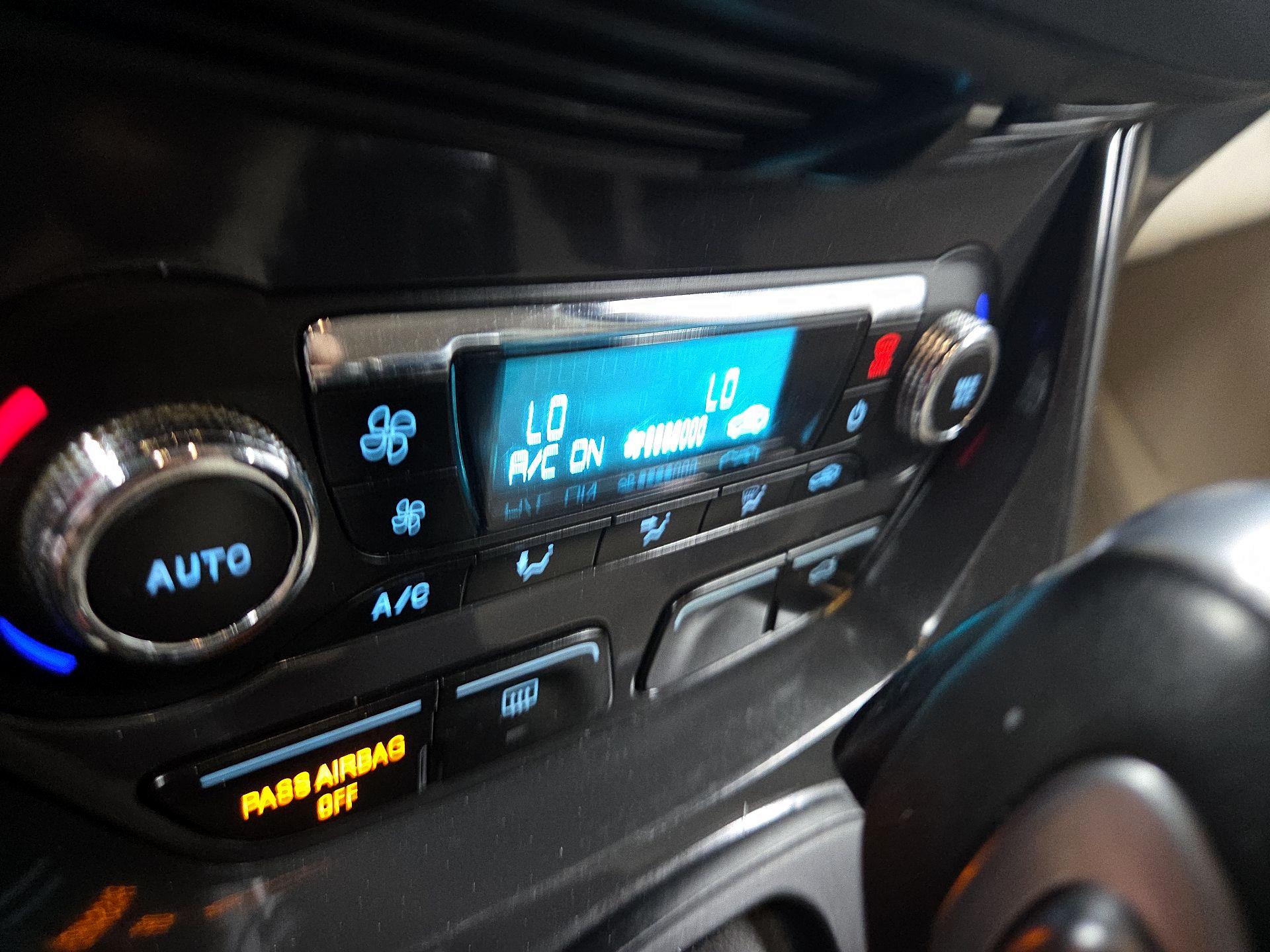 Thumbnail: 2015 Ford Escape - 14