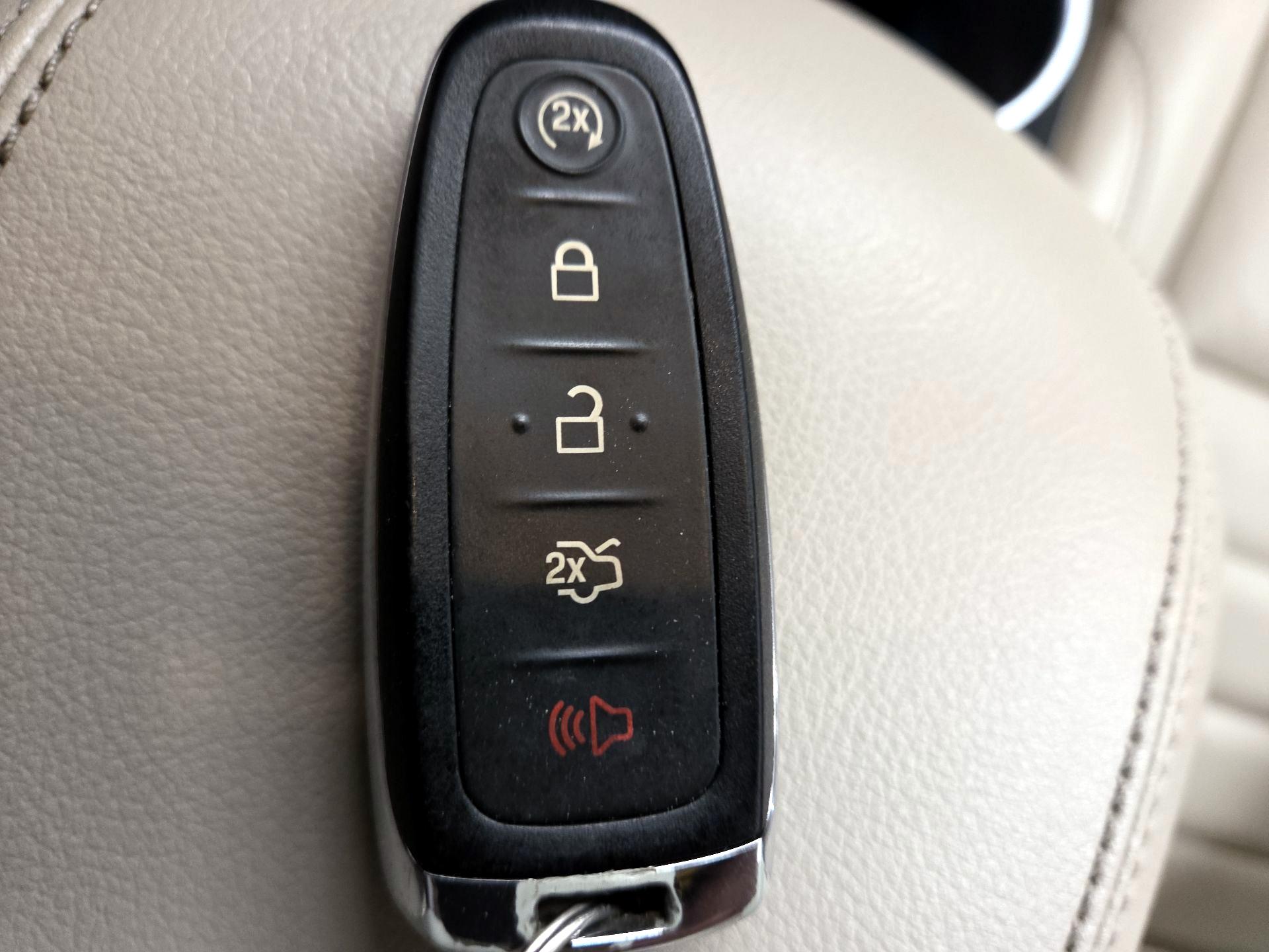 Thumbnail: 2015 Ford Escape - 18
