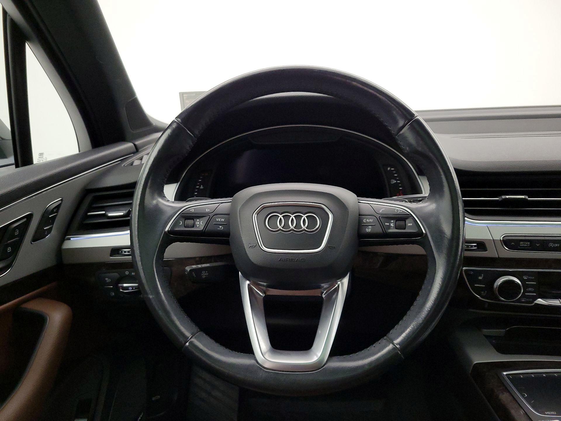 Thumbnail: 2019 Audi Q7 - 10