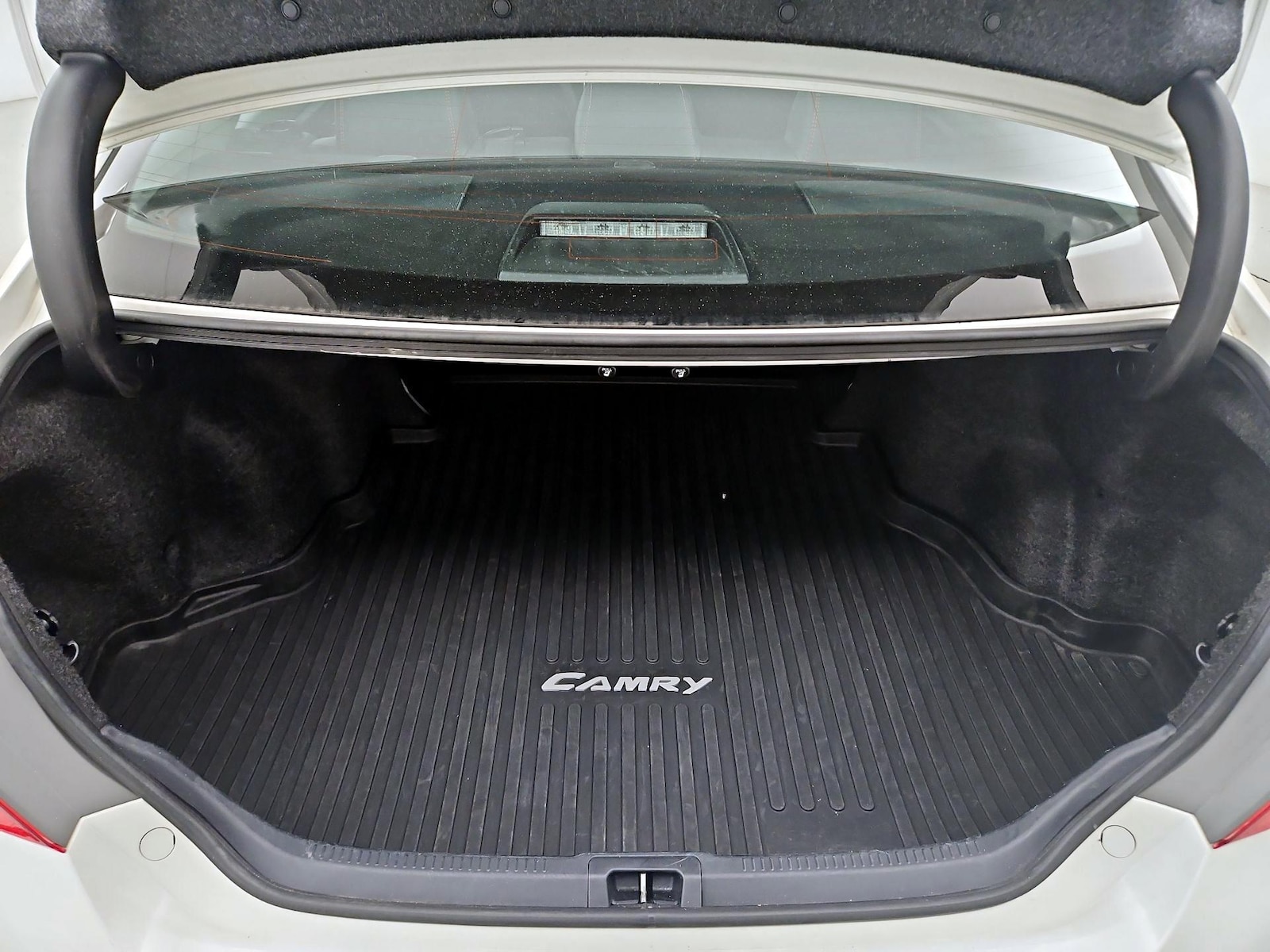 2017 Toyota Camry SE - Photo 22