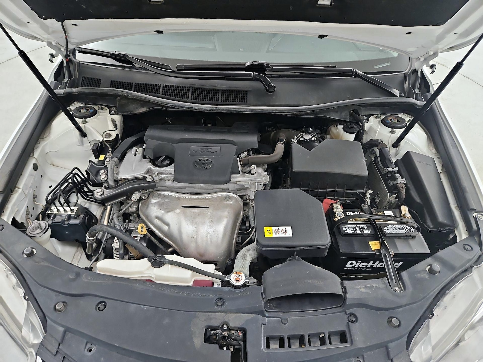 2017 Toyota Camry SE - Photo 23