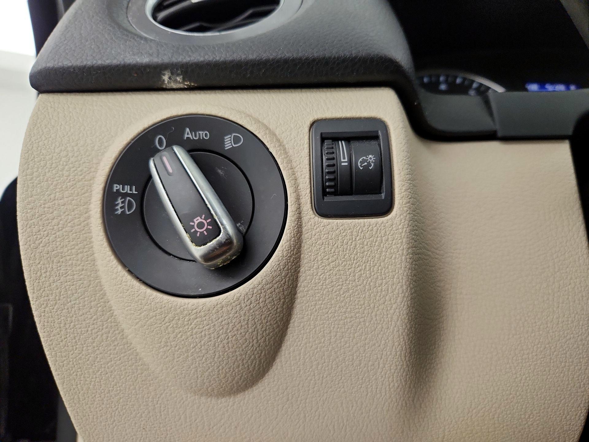 Thumbnail: 2016 Volkswagen Tiguan - 13