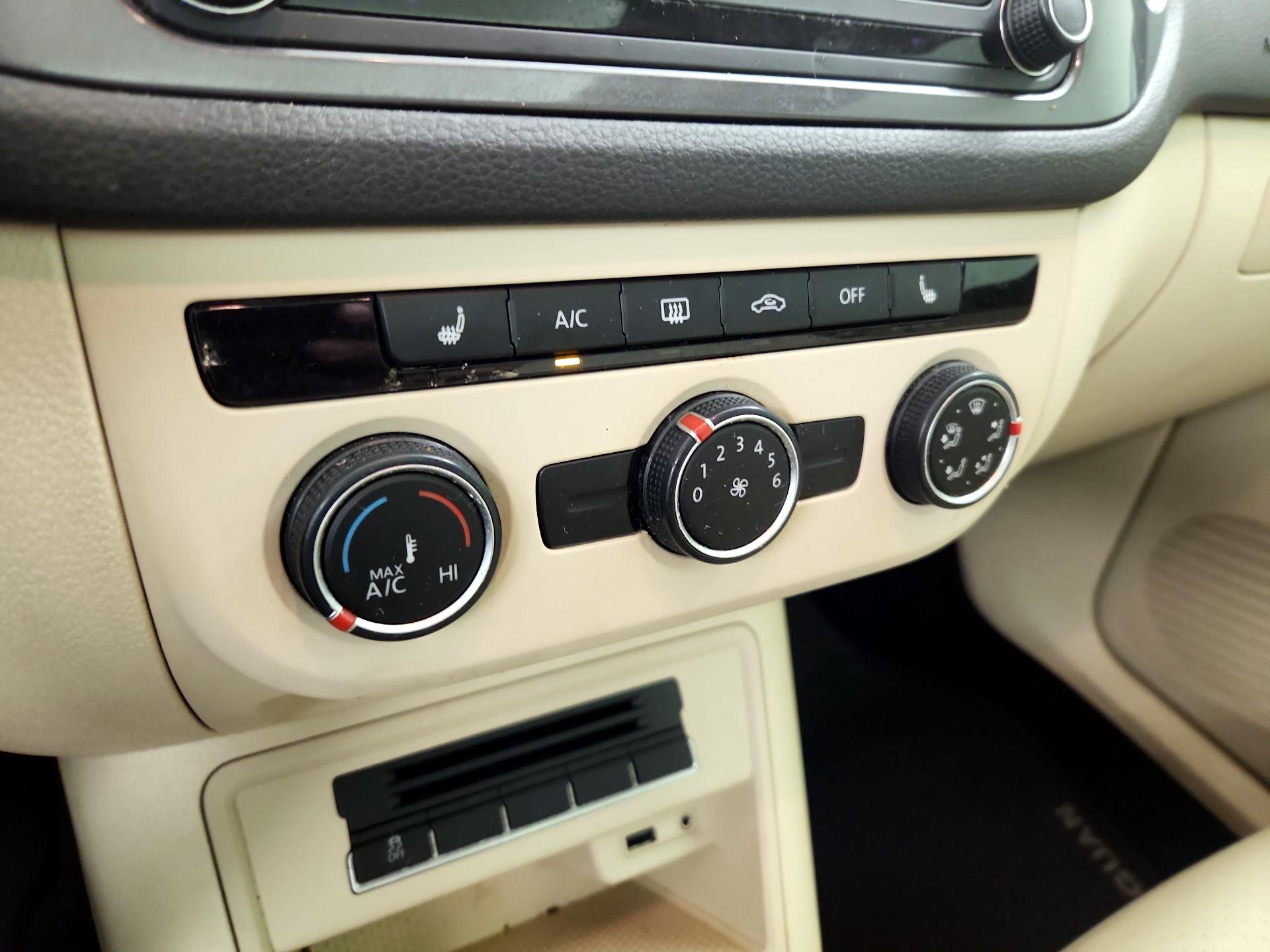 Thumbnail: 2016 Volkswagen Tiguan - 17