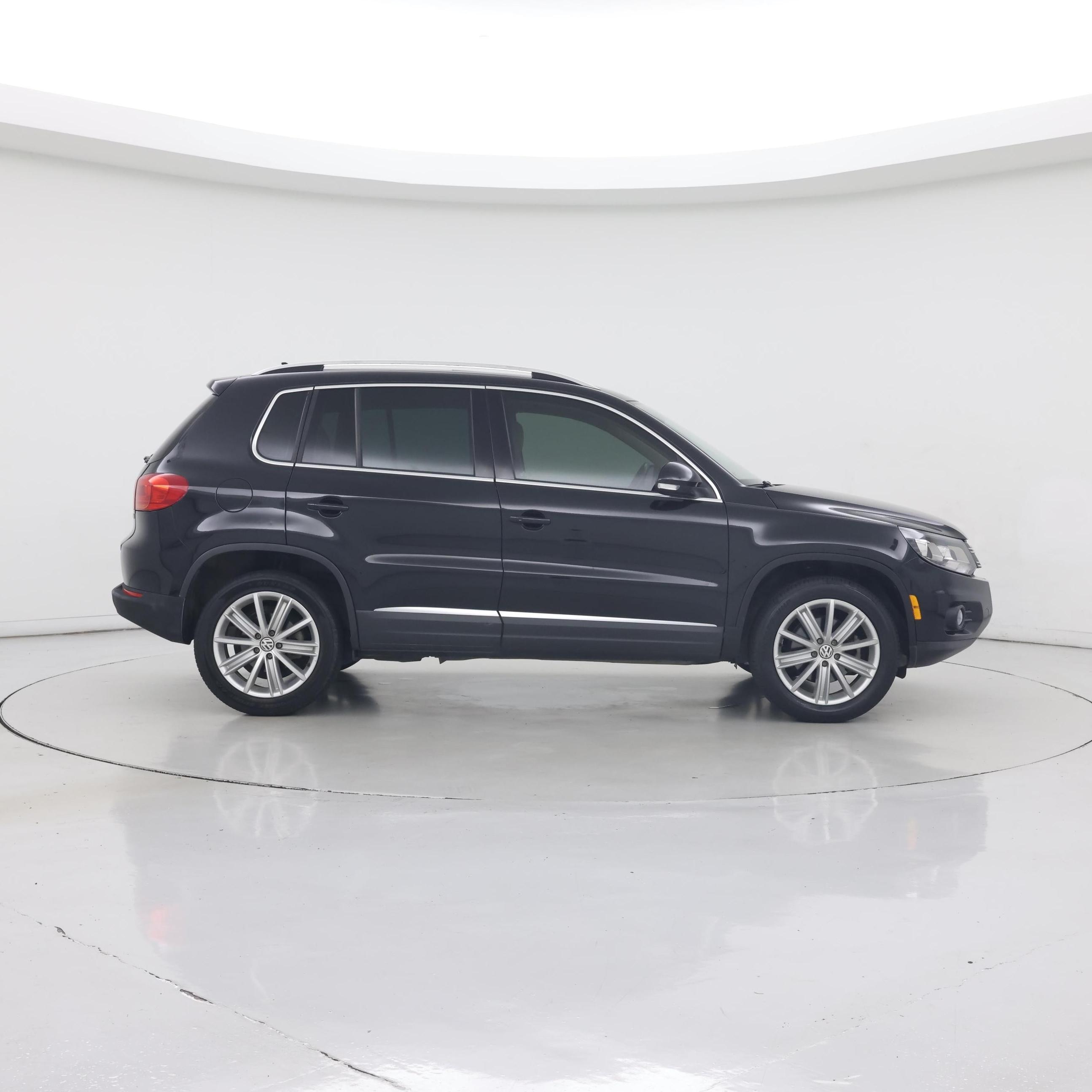 Thumbnail: 2016 Volkswagen Tiguan - 7
