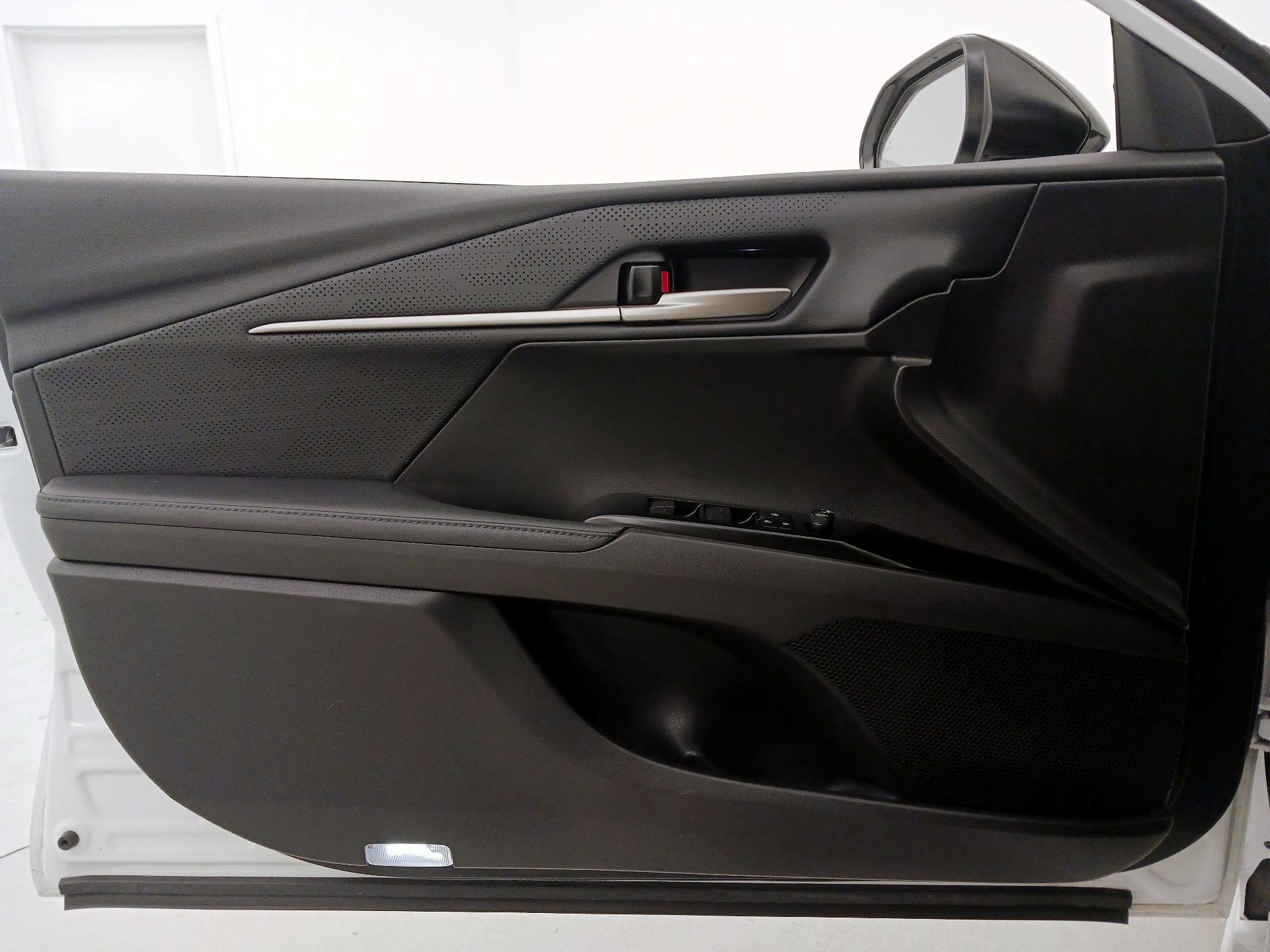 Thumbnail: 2025 Toyota Camry - 12