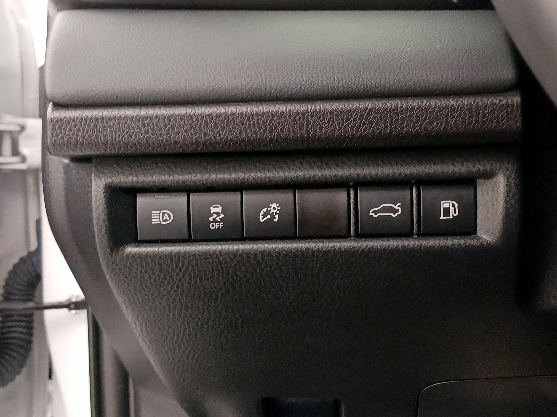 Thumbnail: 2025 Toyota Camry - 13