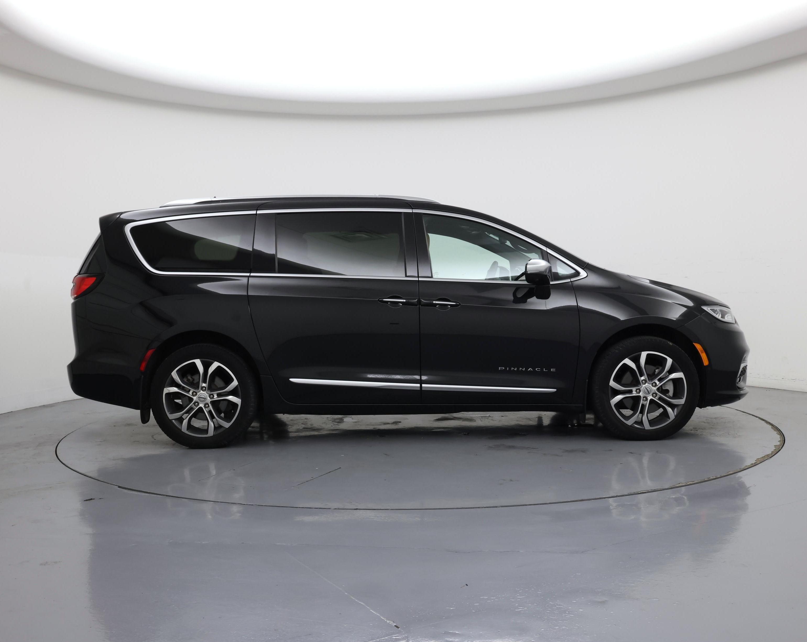 Thumbnail: 2022 Chrysler Pacifica - 7
